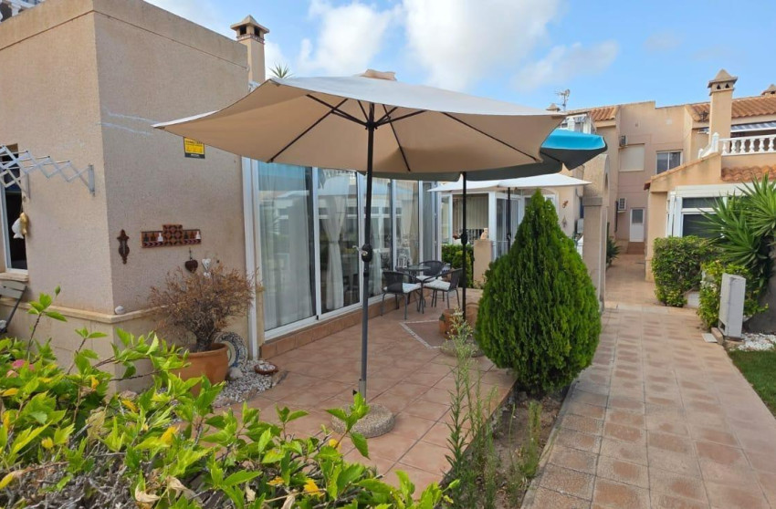 Resale - Bungalow - Groundfloor - Orihuela Costa - Lomas de Cabo Roig-Los Dolses