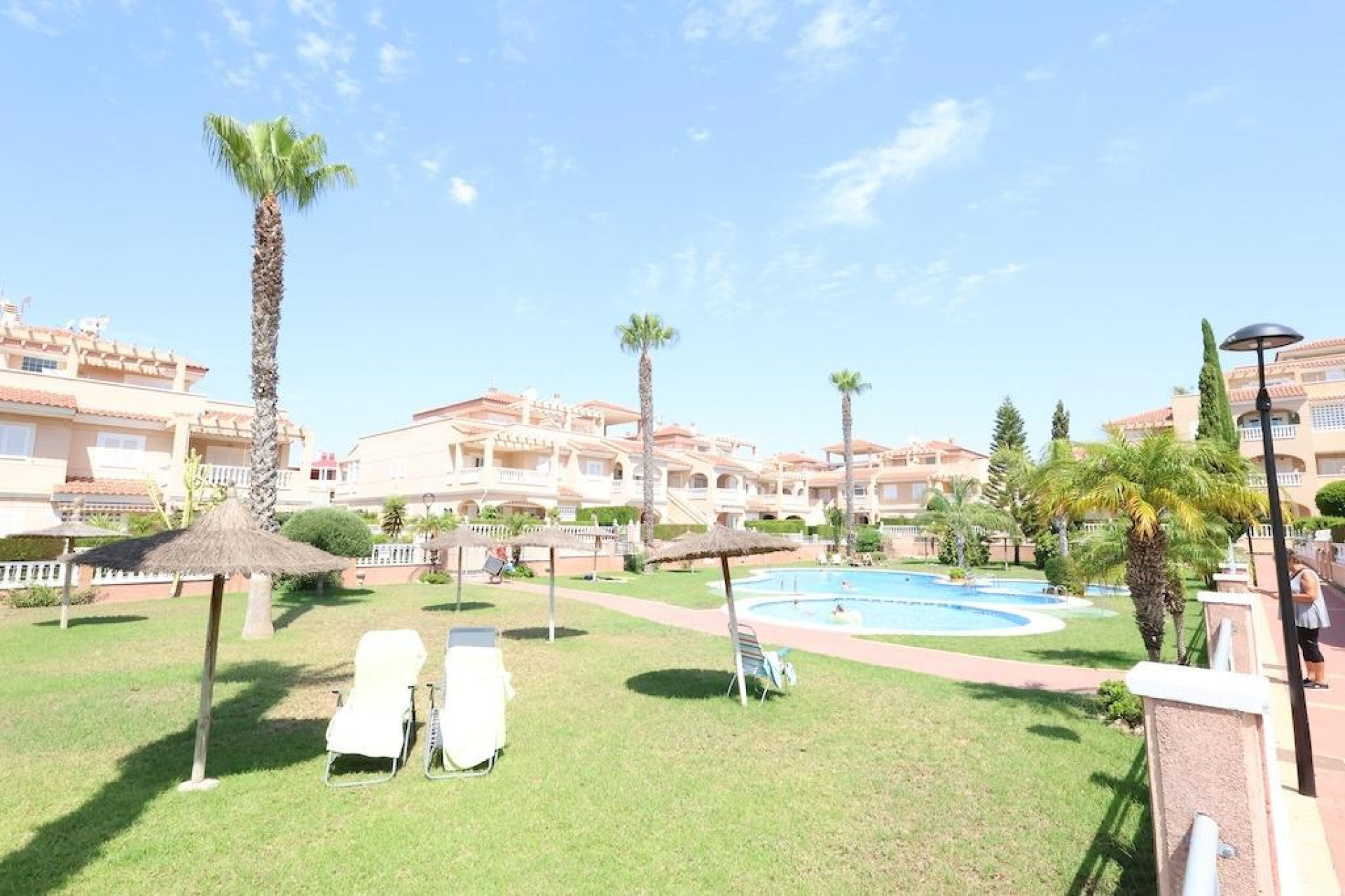 Resale - Bungalow - Groundfloor - Orihuela Costa - Punta Prima