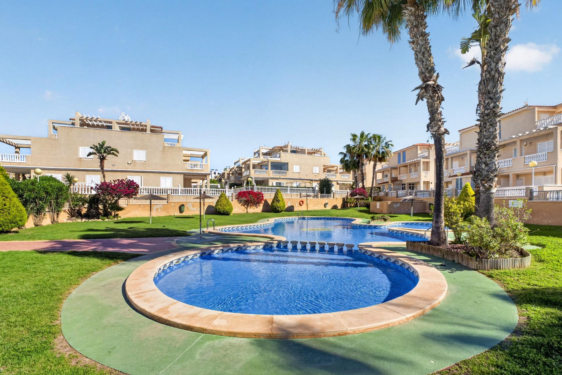 Resale - Bungalow - Groundfloor - Orihuela Costa - Punta Prima