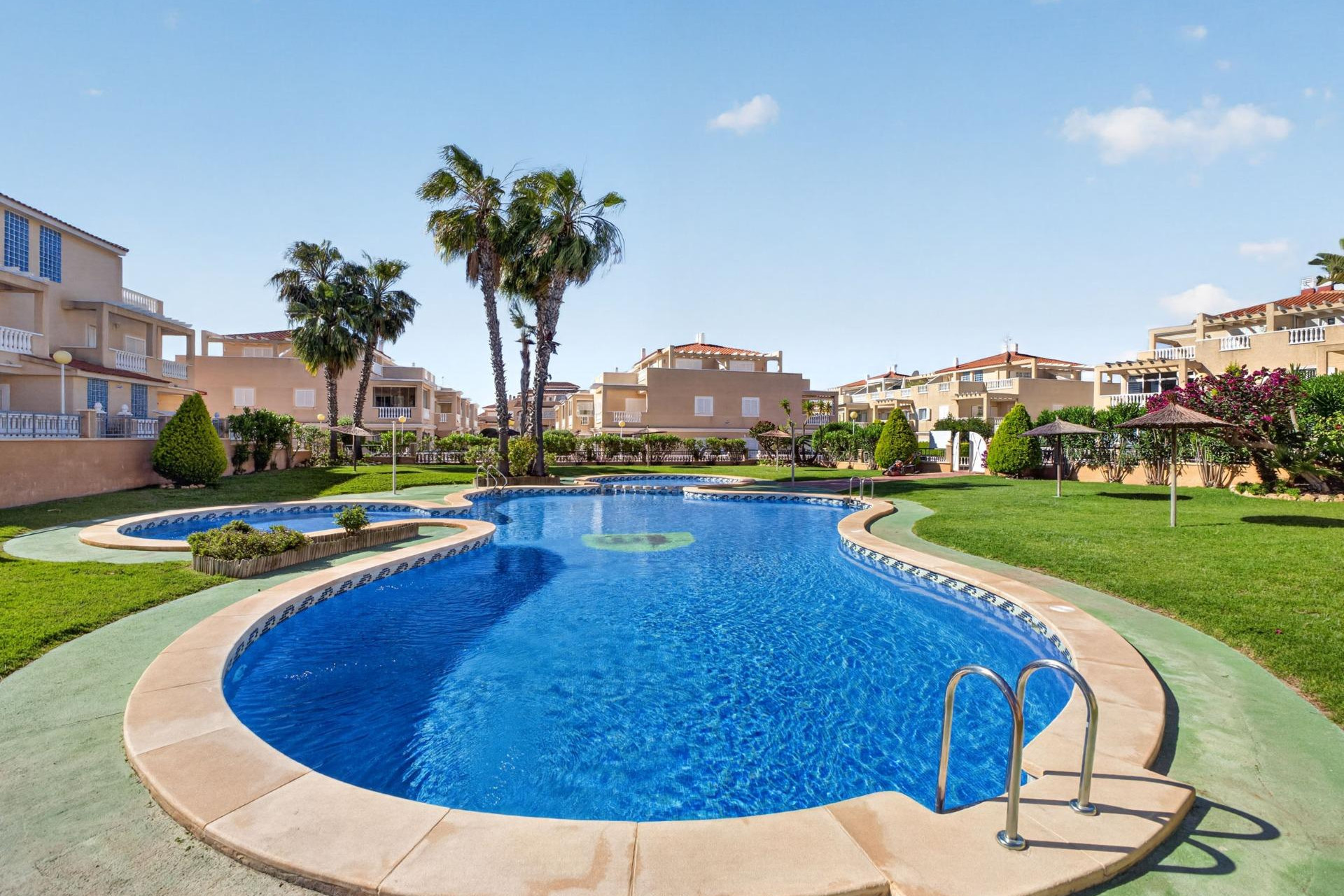 Resale - Bungalow - Groundfloor - Orihuela Costa - Punta Prima