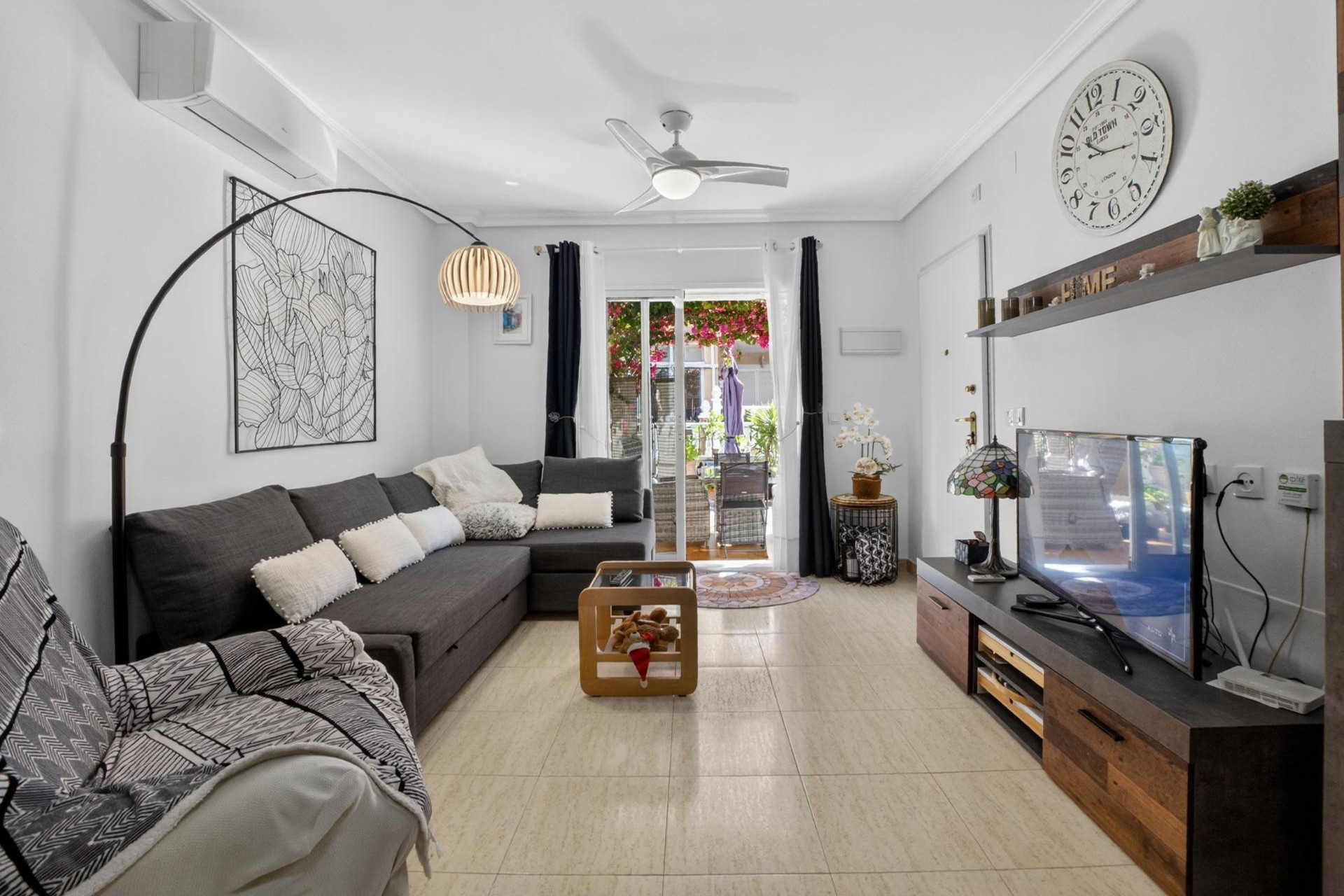 Resale - Bungalow - Groundfloor - Orihuela Costa - Punta Prima