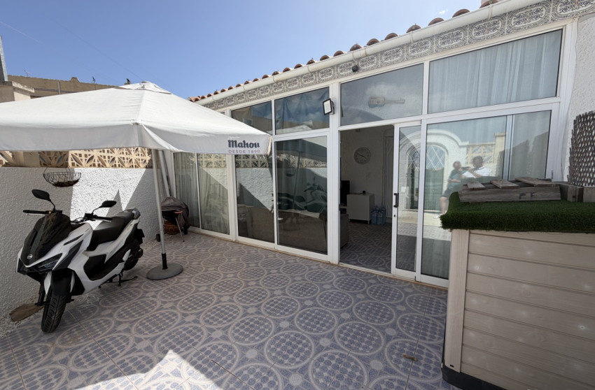 Resale - Bungalow - Groundfloor - Orihuela Costa - Villamartin