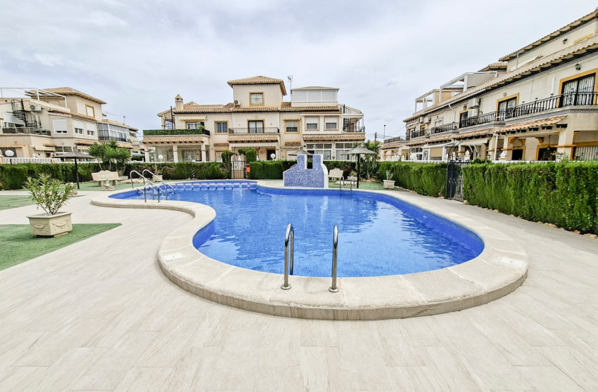 Resale - Bungalow - Groundfloor - Orihuela Costa