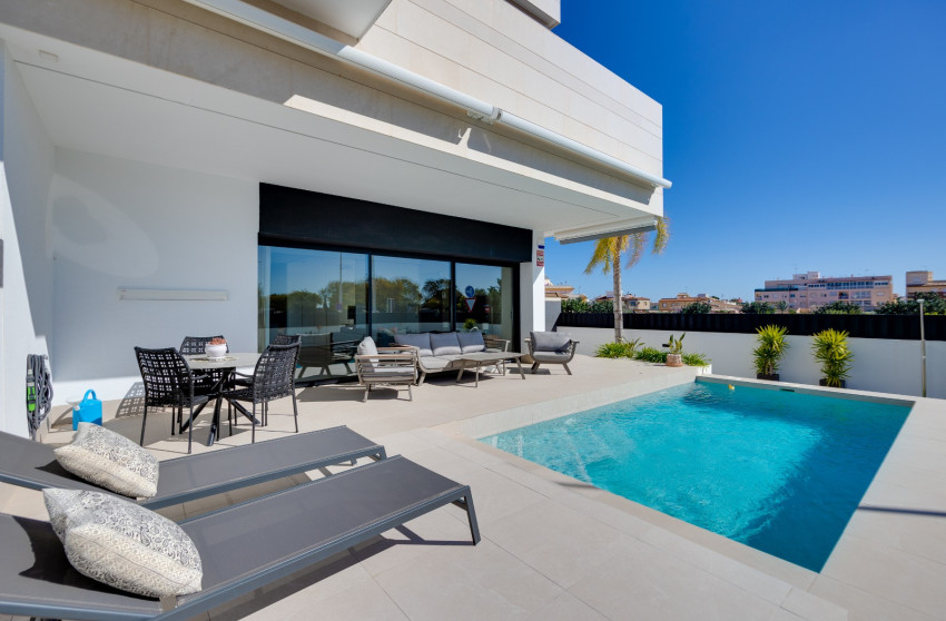 Resale - Bungalow - Groundfloor - Pilar de la Horadada - Costa Blanca Sur