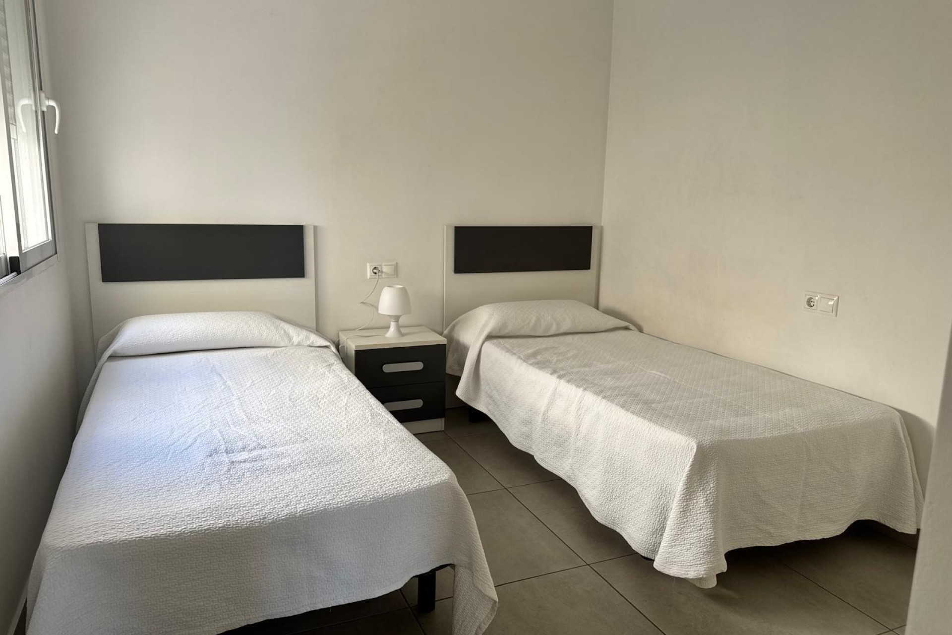 Resale - Bungalow - Groundfloor - Torrevieja - Aguas nuevas 2