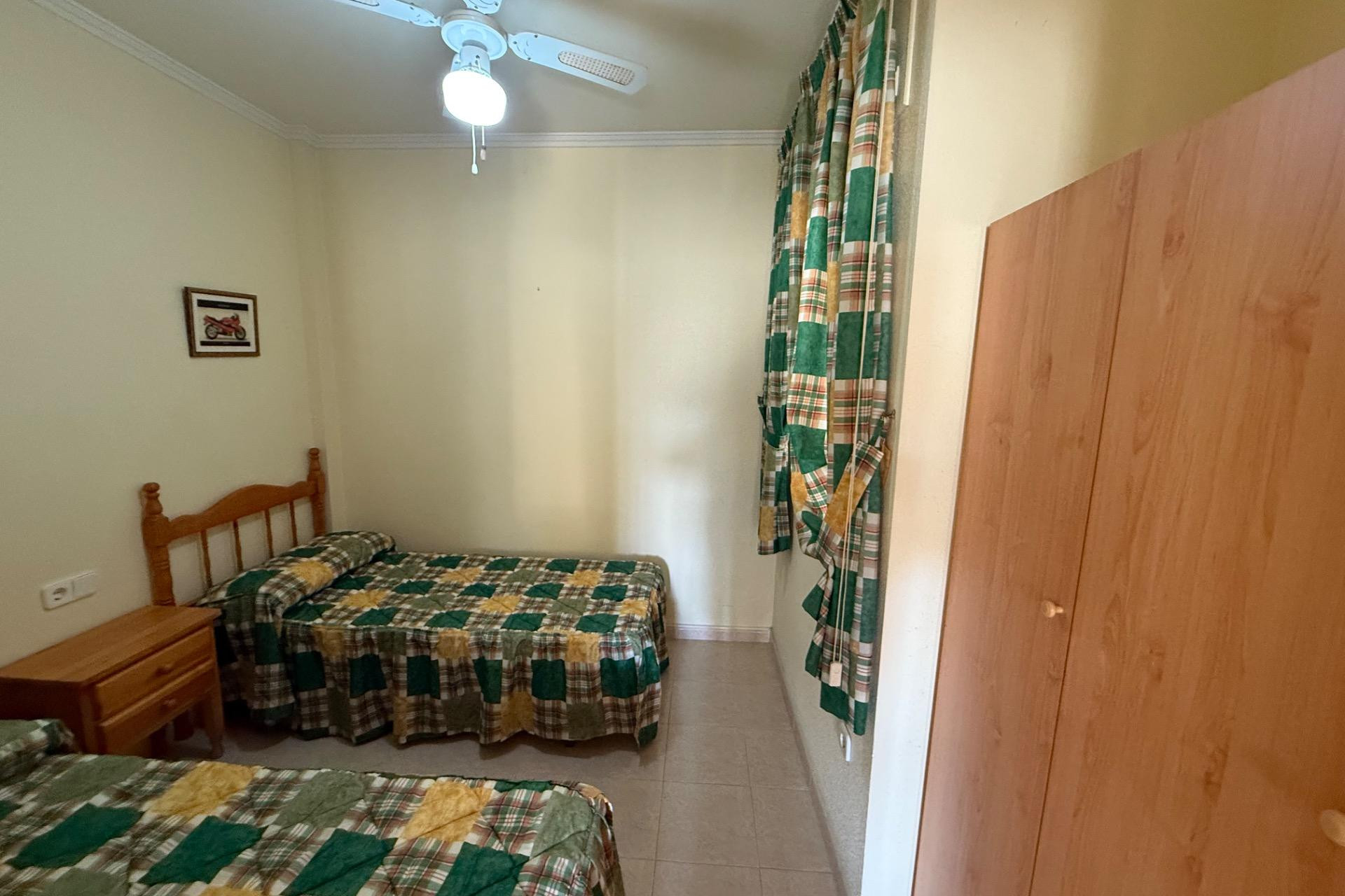 Resale - Bungalow - Groundfloor - Torrevieja - Aguas Nuevas