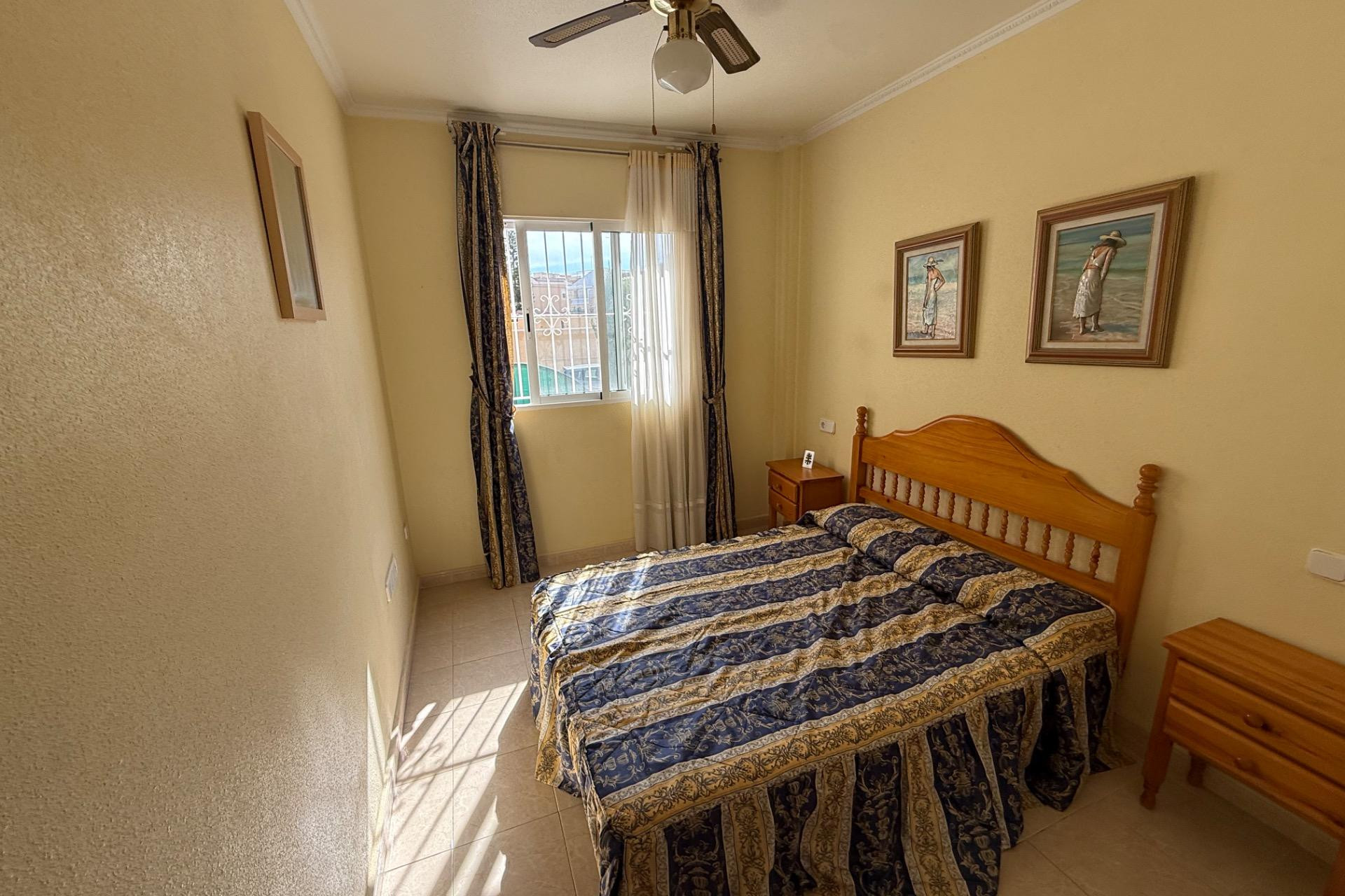 Resale - Bungalow - Groundfloor - Torrevieja - Aguas Nuevas