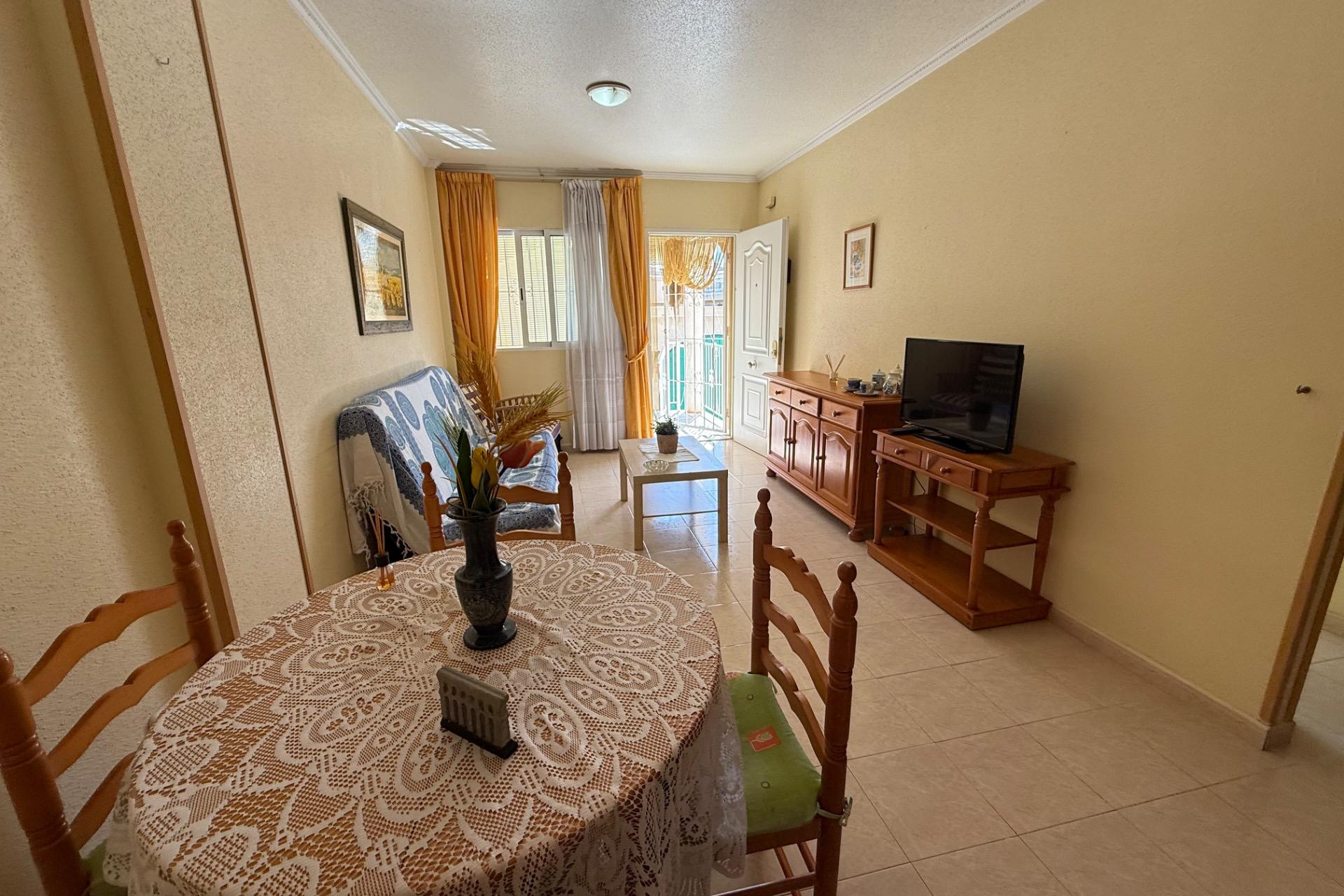 Resale - Bungalow - Groundfloor - Torrevieja - Aguas Nuevas