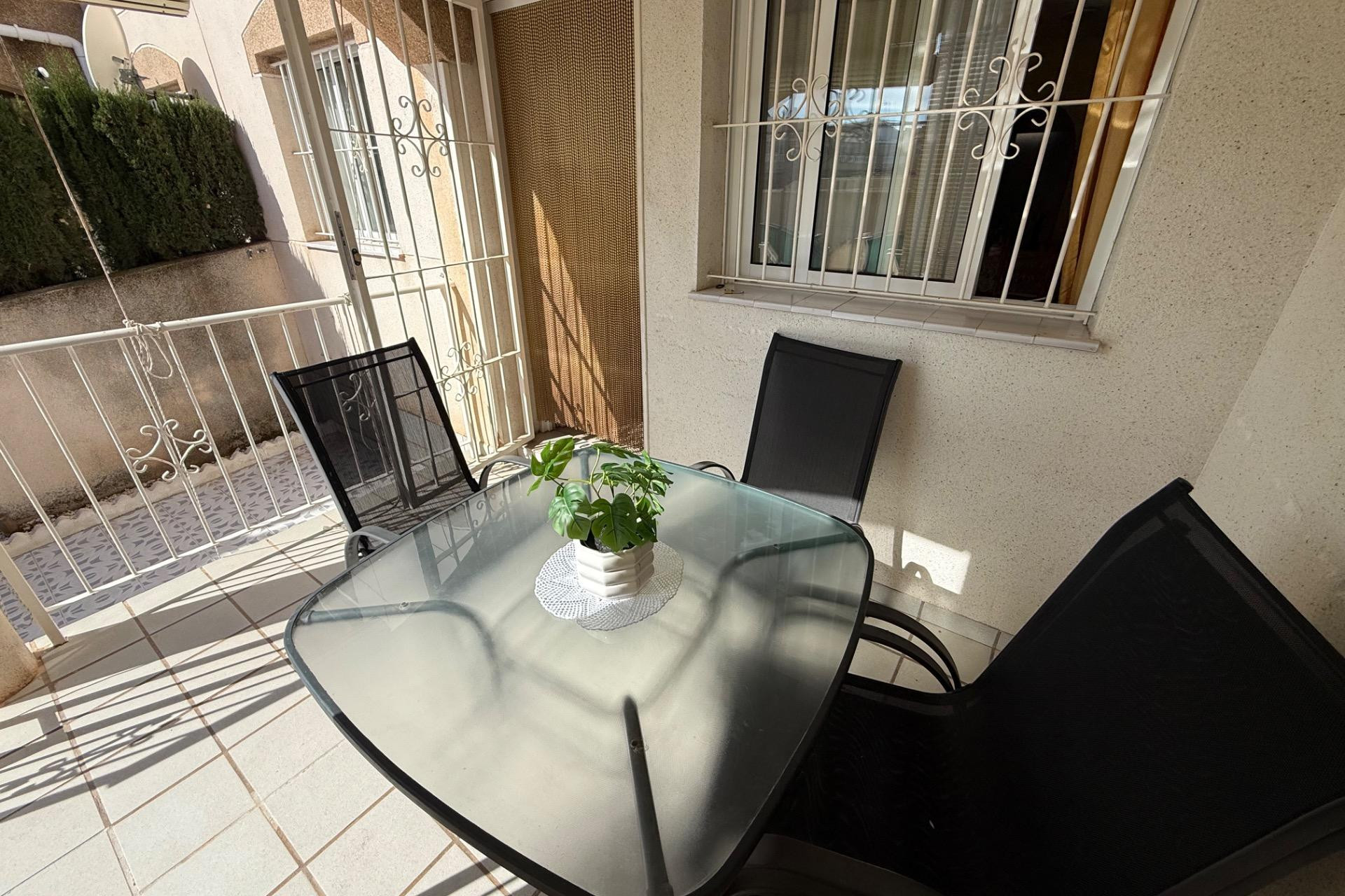 Resale - Bungalow - Groundfloor - Torrevieja - Aguas Nuevas