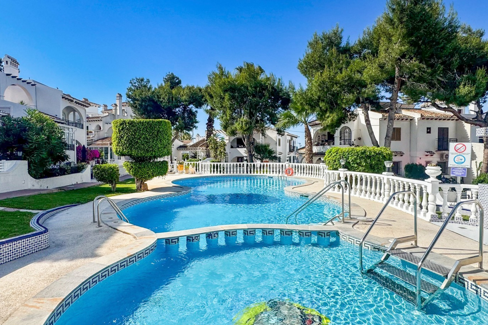 Resale - Bungalow - Groundfloor - Torrevieja - Aguas Nuevas