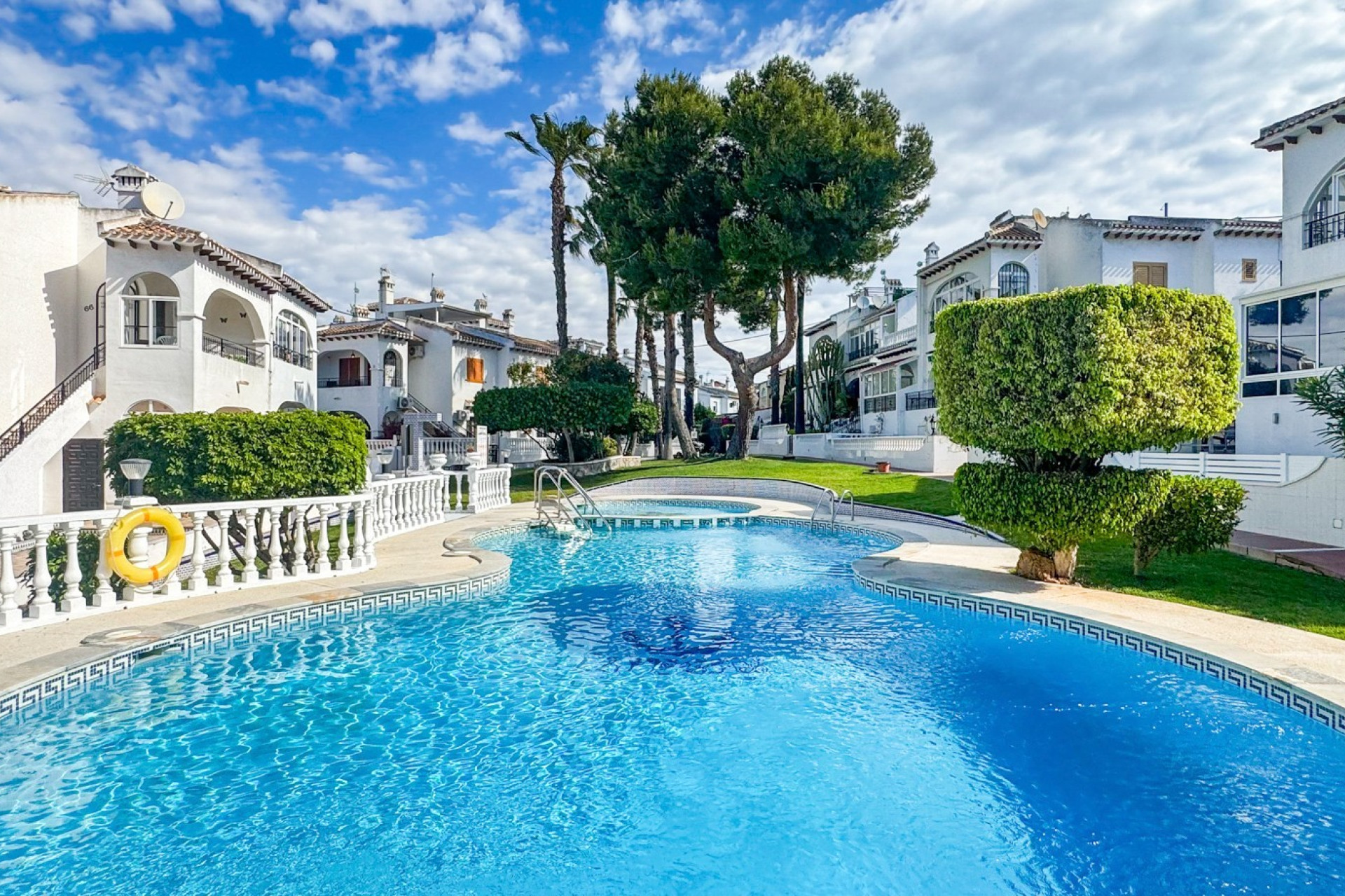 Resale - Bungalow - Groundfloor - Torrevieja - Aguas Nuevas