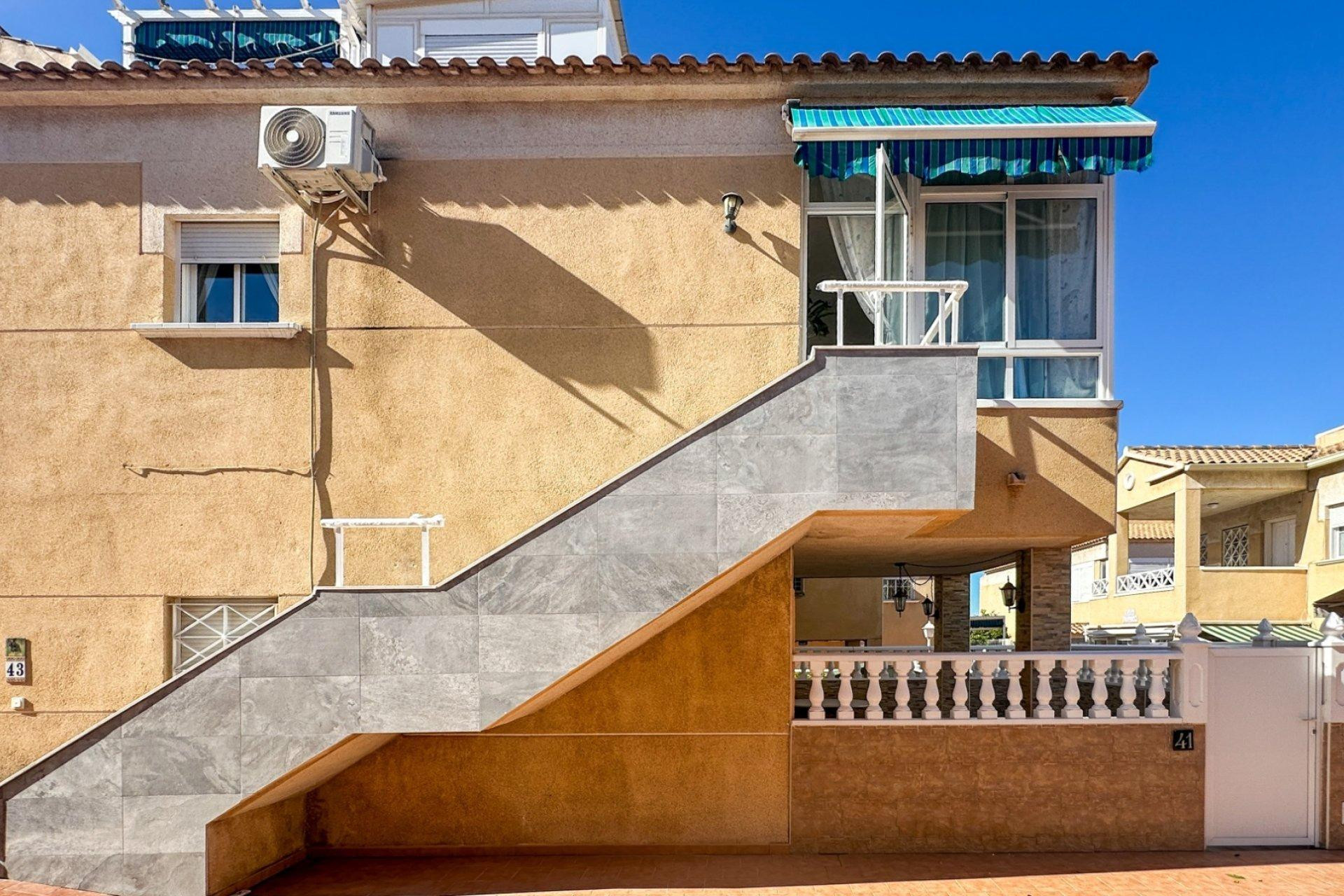 Resale - Bungalow - Groundfloor - Torrevieja - Centro