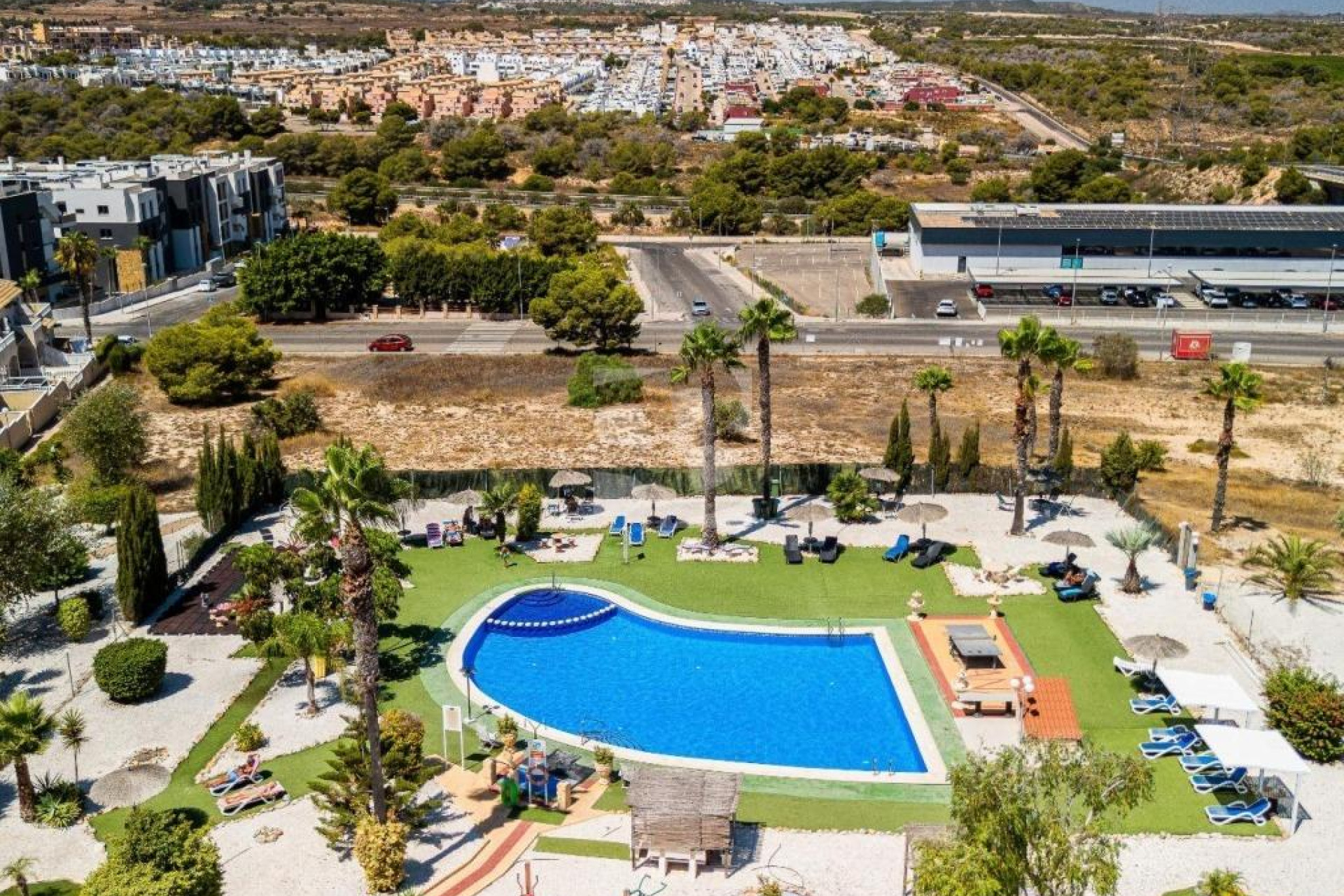 Resale - Bungalow - Groundfloor - Torrevieja - Estacion de autobuses