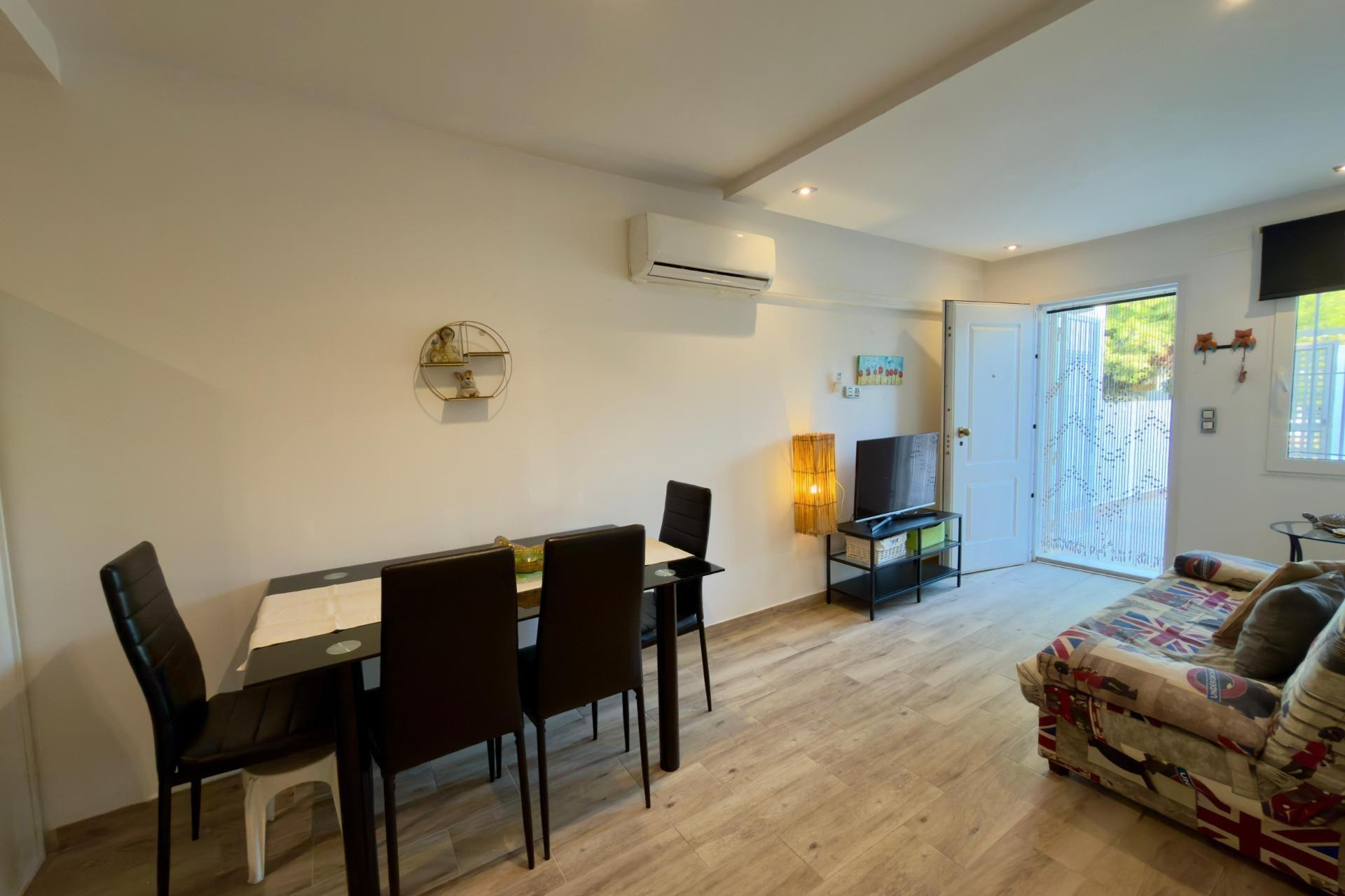 Resale - Bungalow - Groundfloor - Torrevieja - La Siesta - El Salado - Torreta