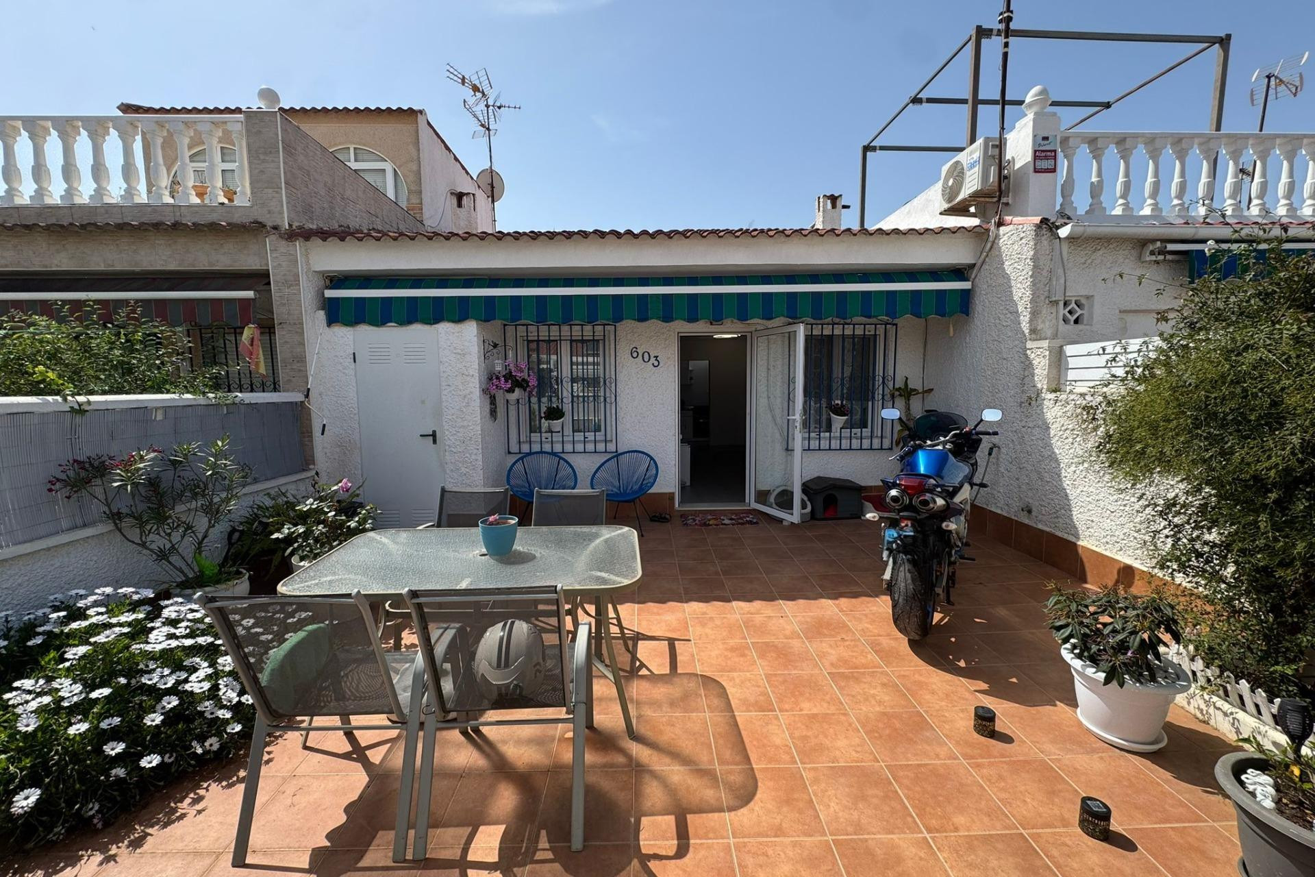 Resale - Bungalow - Groundfloor - Torrevieja - La Siesta - El Salado - Torreta