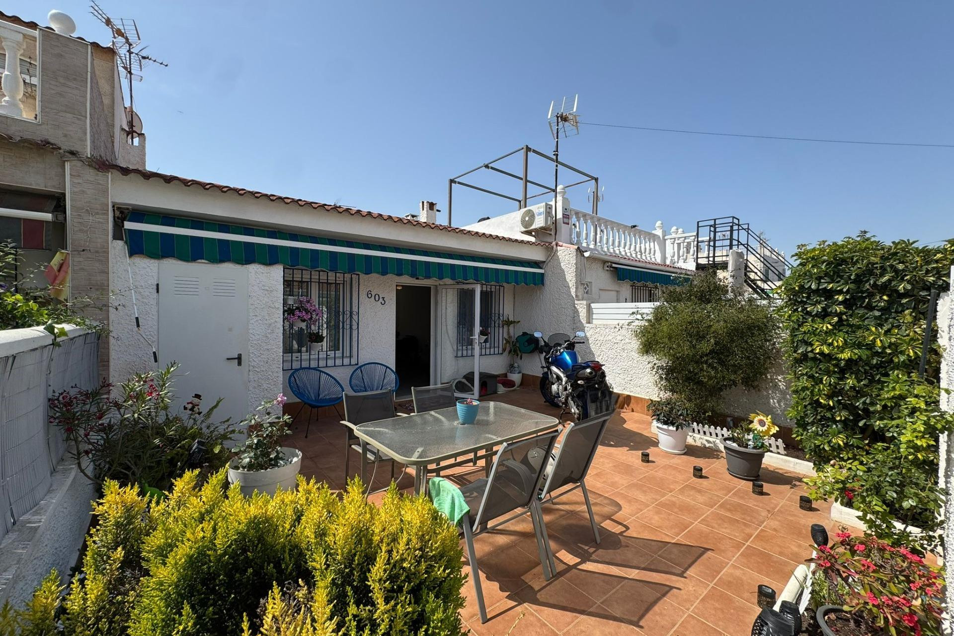 Resale - Bungalow - Groundfloor - Torrevieja - La Siesta - El Salado - Torreta