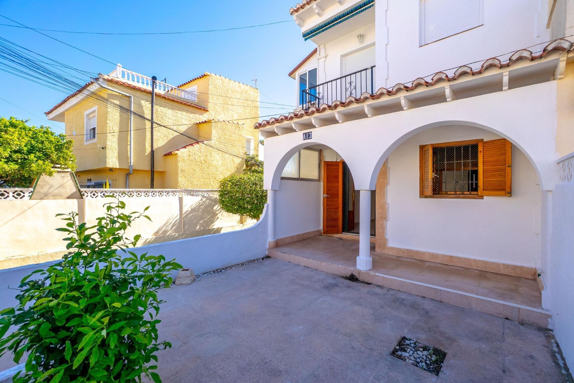 Resale - Bungalow - Groundfloor - Torrevieja - La Siesta - El Salado - Torreta