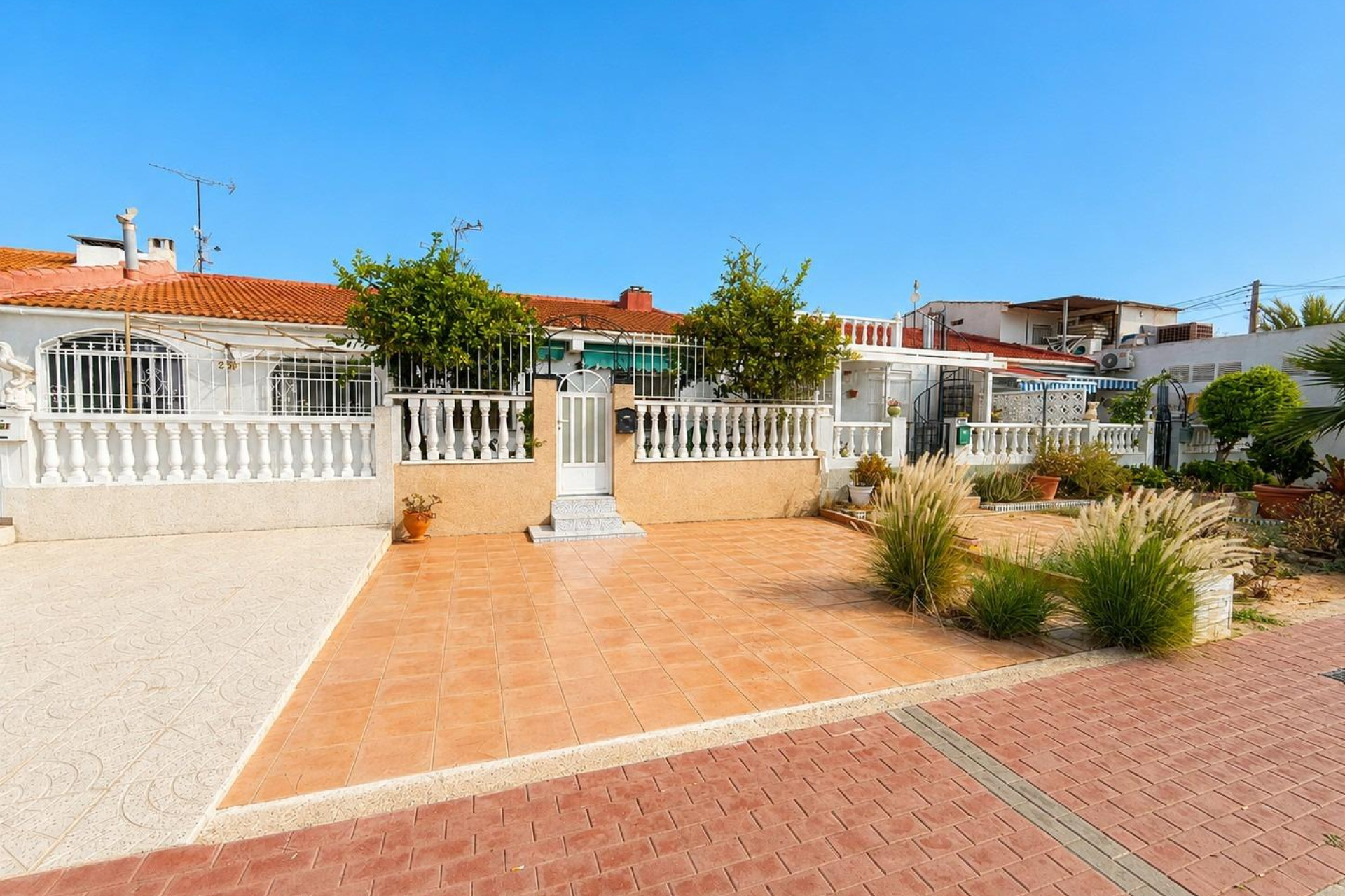 Resale - Bungalow - Groundfloor - Torrevieja - La Siesta - El Salado - Torreta