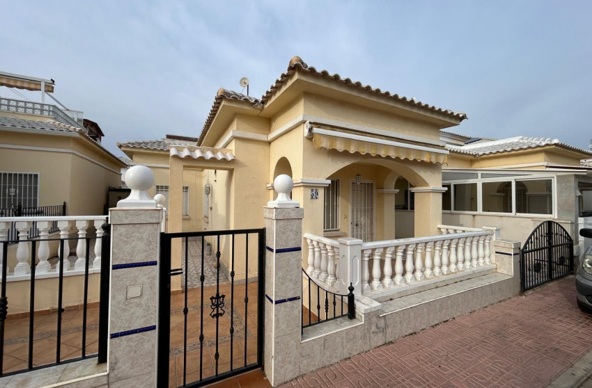 Resale - Bungalow - Groundfloor - Torrevieja - La siesta