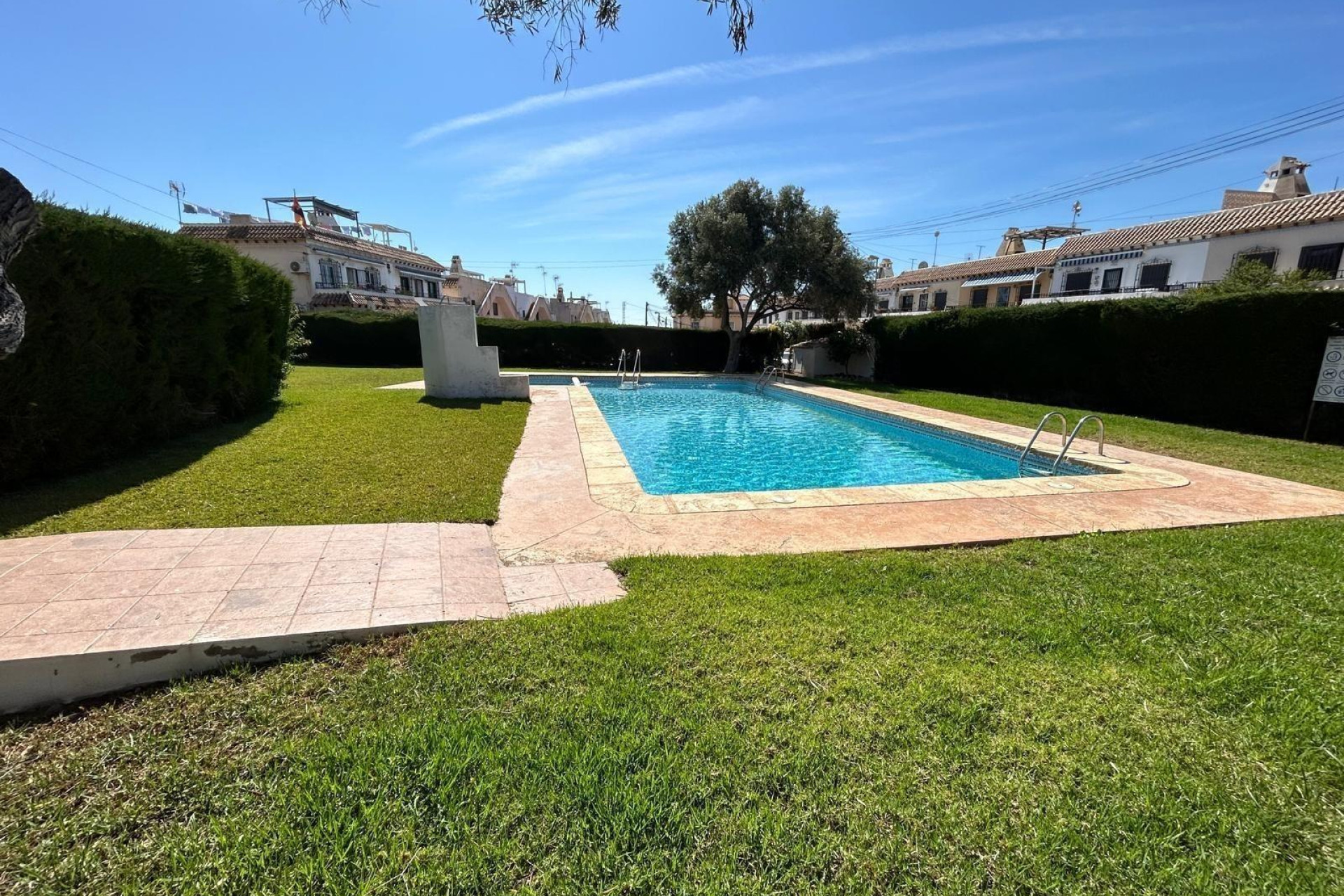 Resale - Bungalow - Groundfloor - Torrevieja - Miramar - Torre del Moro