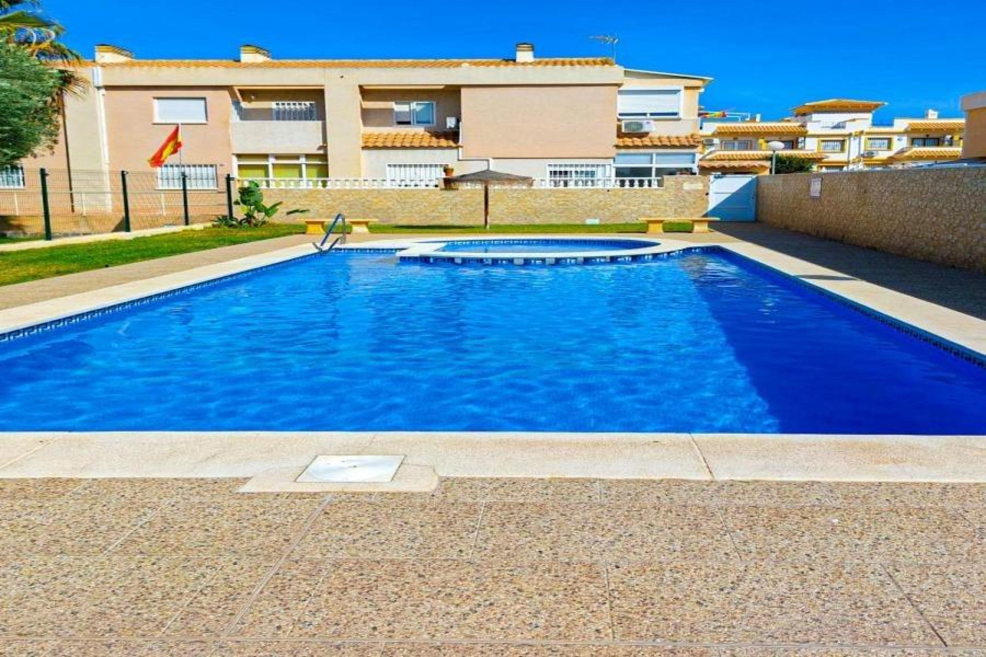 Resale - Bungalow - Groundfloor - Torrevieja - Parque las naciones