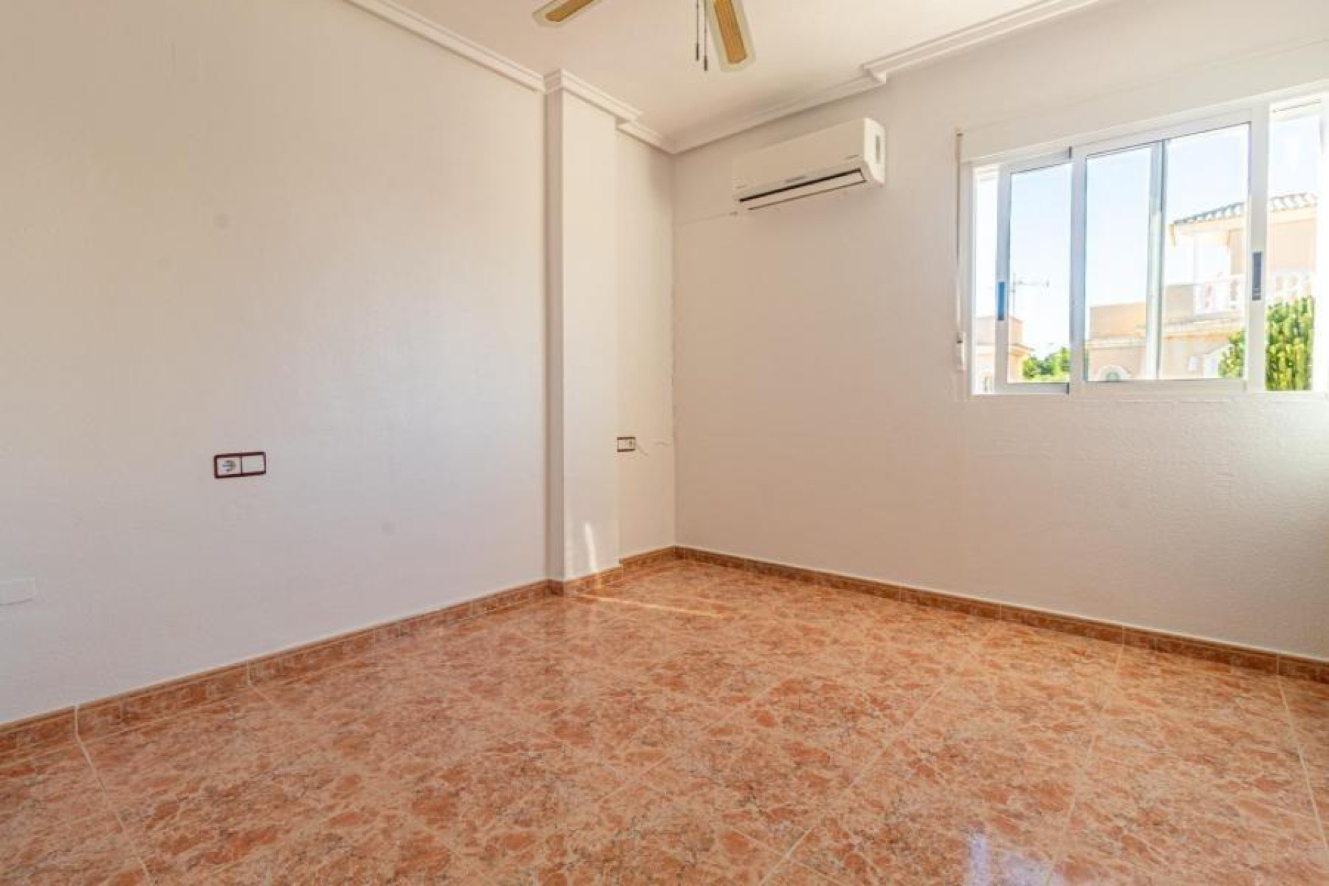 Resale - Bungalow - Groundfloor - Torrevieja - Parque las naciones