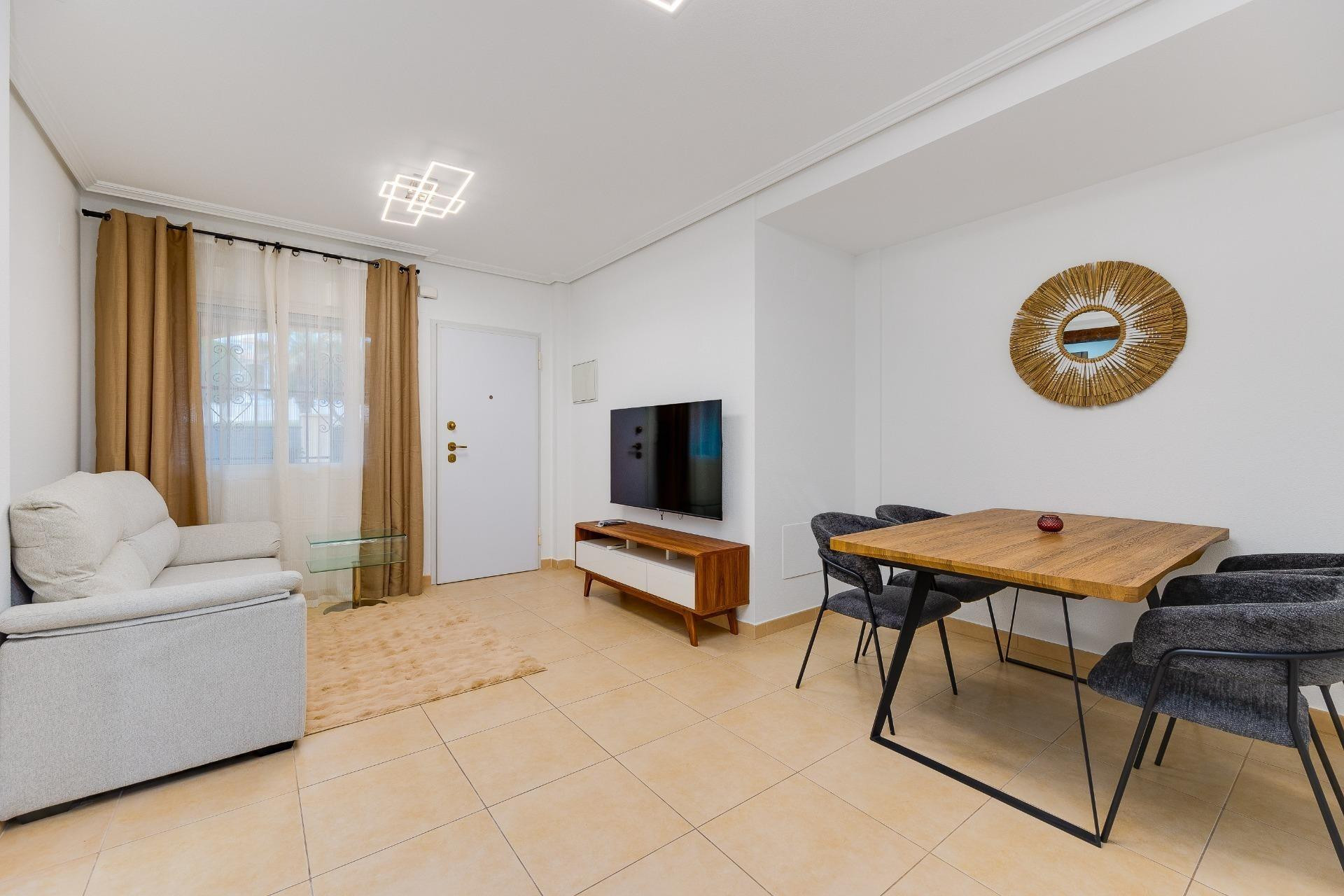 Resale - Bungalow - Groundfloor - Torrevieja - Parque las naciones