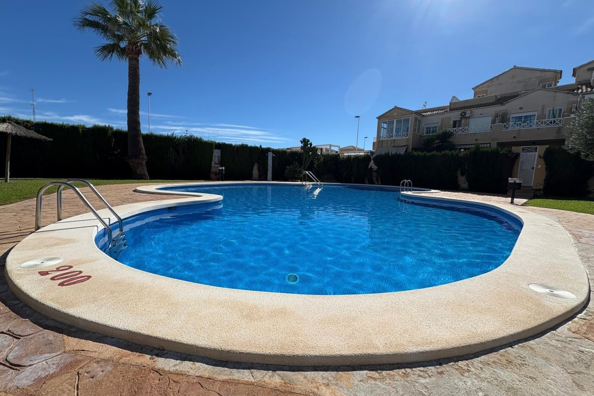 Resale - Bungalow - Groundfloor - Torrevieja - Paseo maritimo