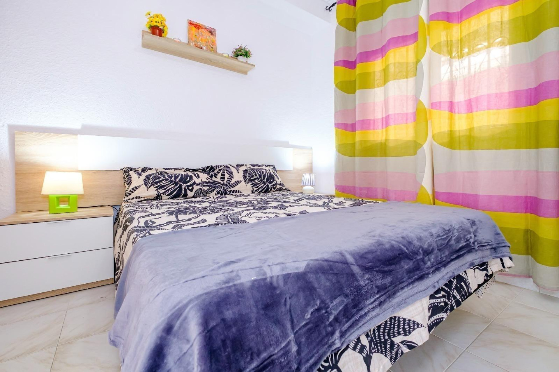 Resale - Bungalow - Groundfloor - Torrevieja - Playa de los Naufragos