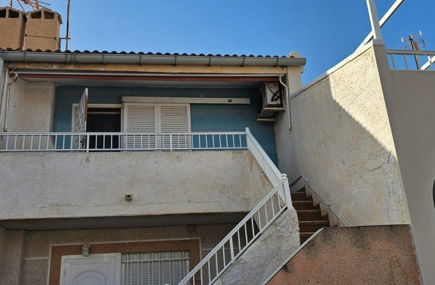 Resale - Bungalow - Groundfloor - Torrevieja - Playa de los Naufragos