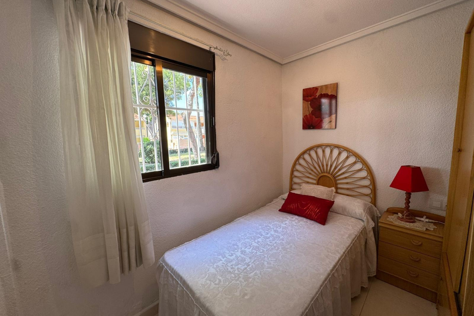 Resale - Bungalow - Groundfloor - Torrevieja - Playa de los Naufragos