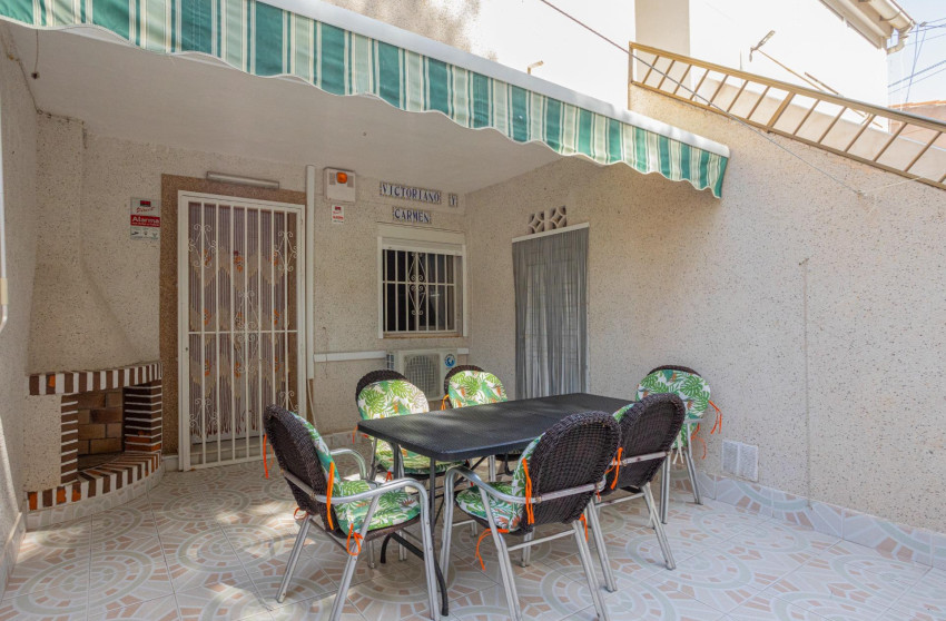 Resale - Bungalow - Groundfloor - Torrevieja - Playa de los Naufragos