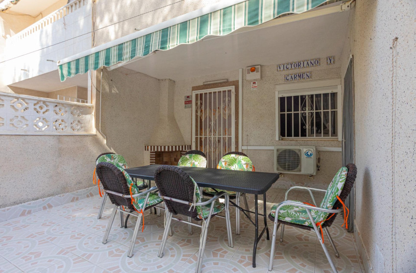 Resale - Bungalow - Groundfloor - Torrevieja - Playa de los Naufragos