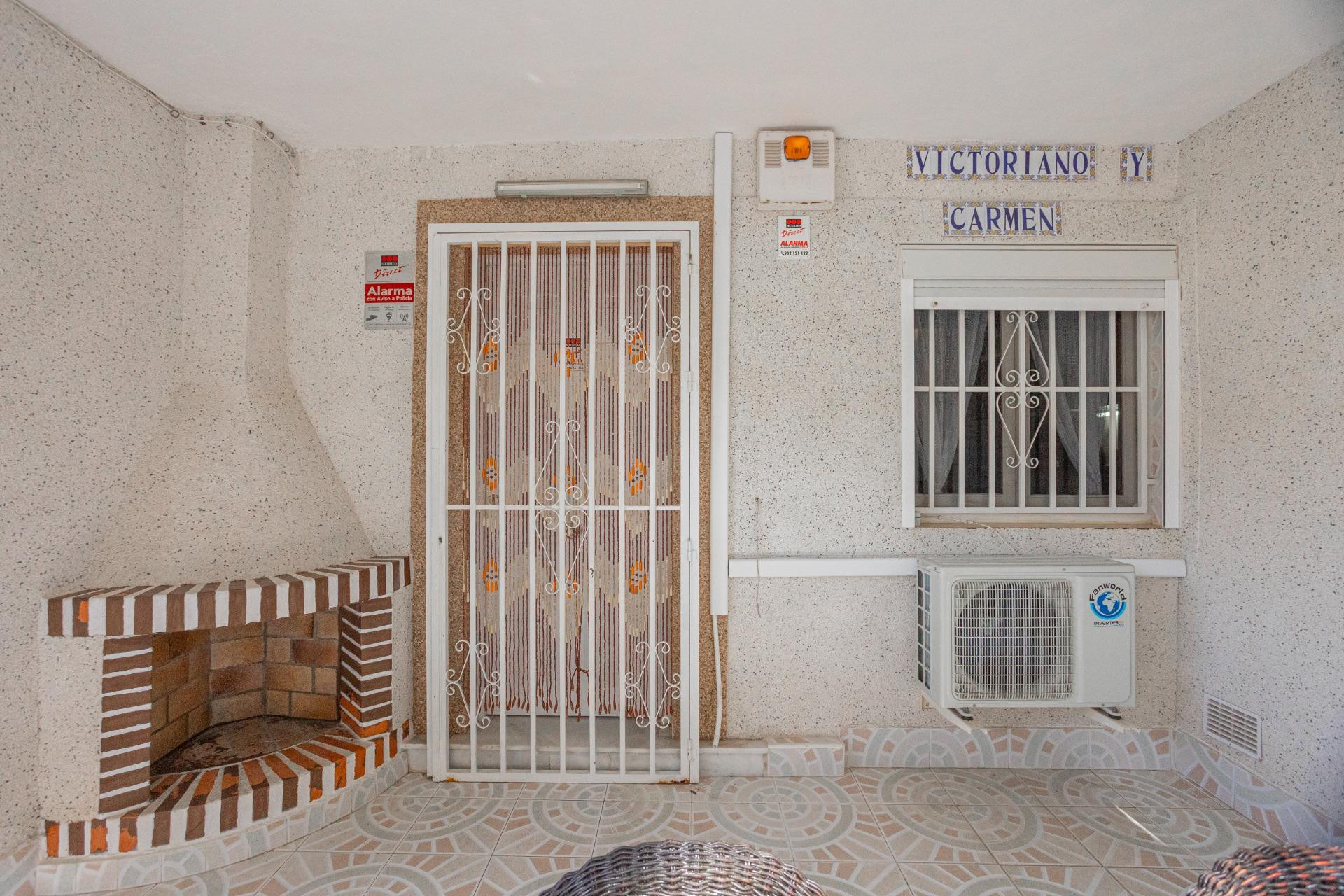Resale - Bungalow - Groundfloor - Torrevieja - Playa de los Naufragos