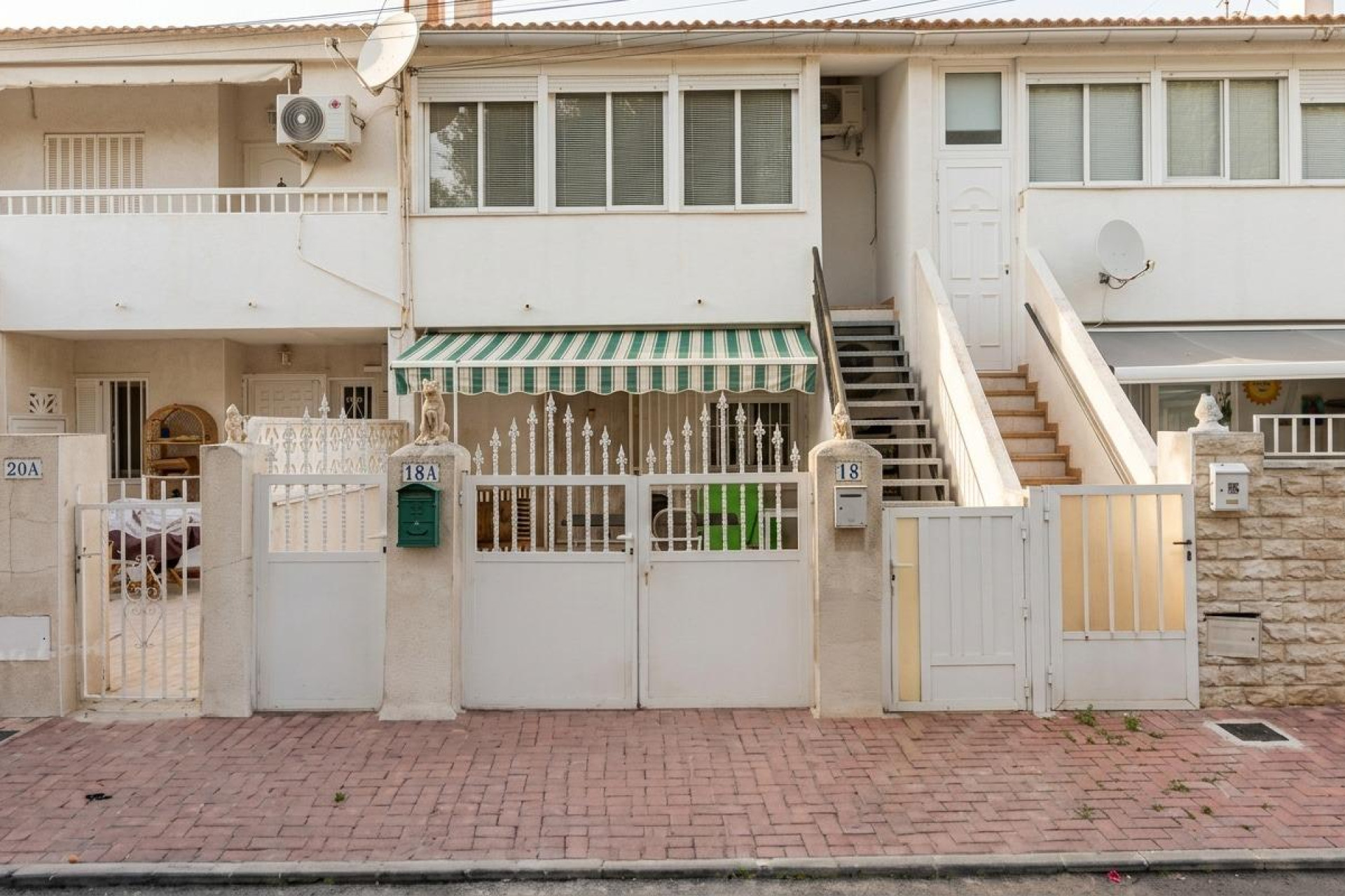 Resale - Bungalow - Groundfloor - Torrevieja - Playa de los Naufragos