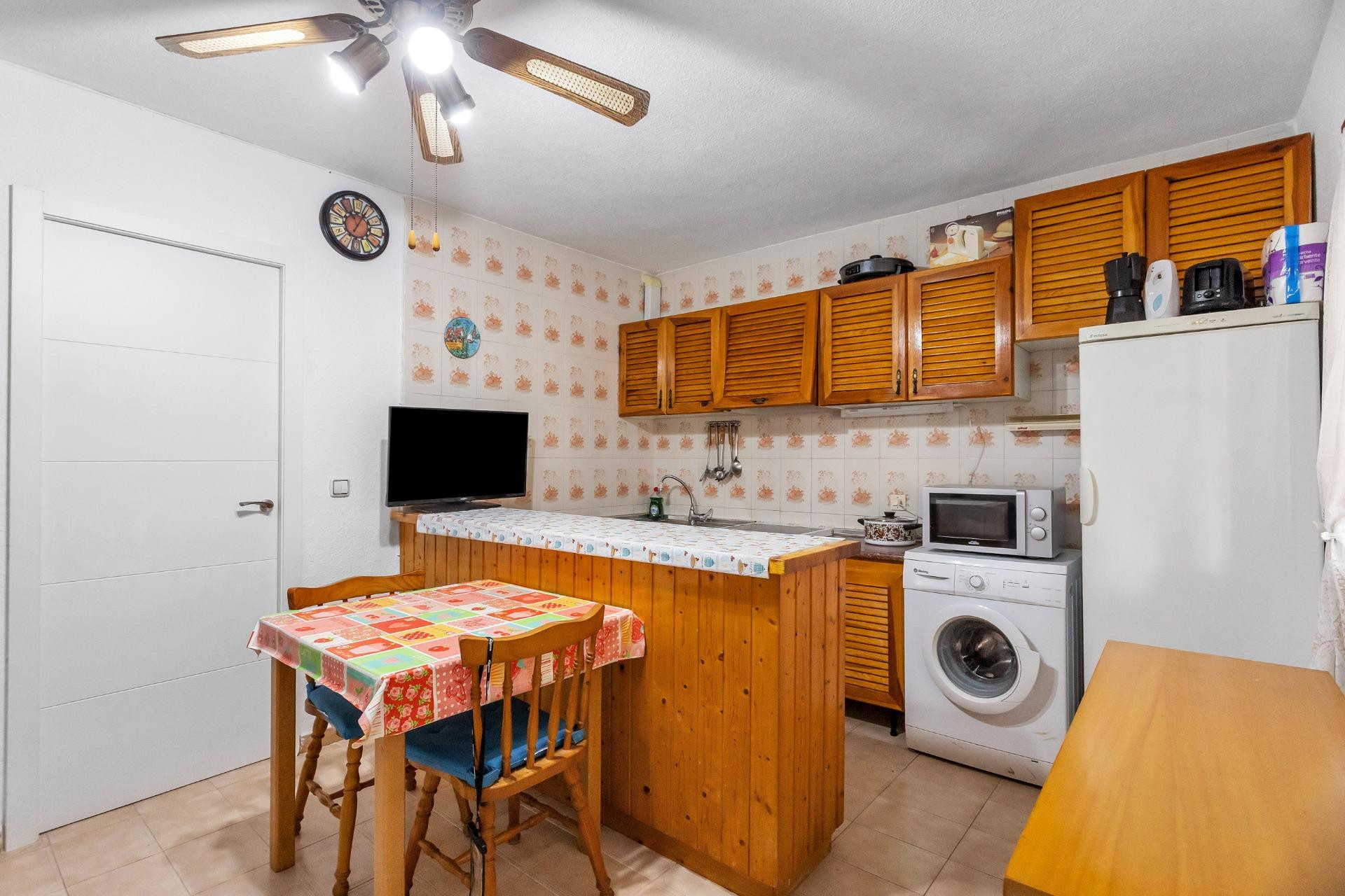 Resale - Bungalow - Groundfloor - Torrevieja - Playa de los Naufragos