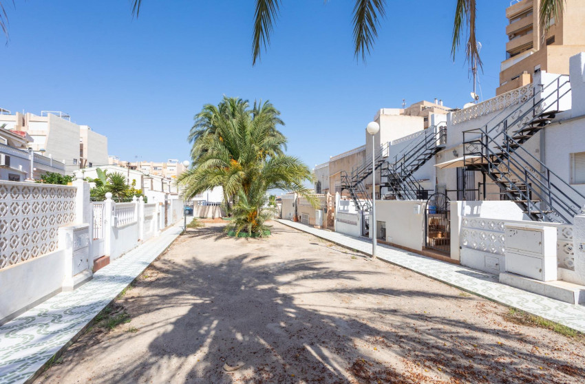 Resale - Bungalow - Groundfloor - Torrevieja - Torre del moro