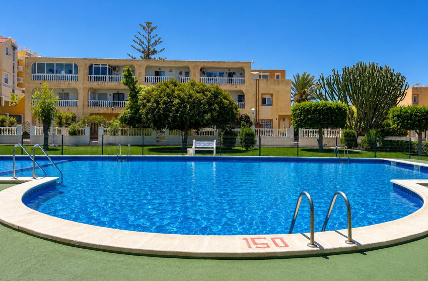Resale - Bungalow - Groundfloor - Torrevieja - Torreblanca