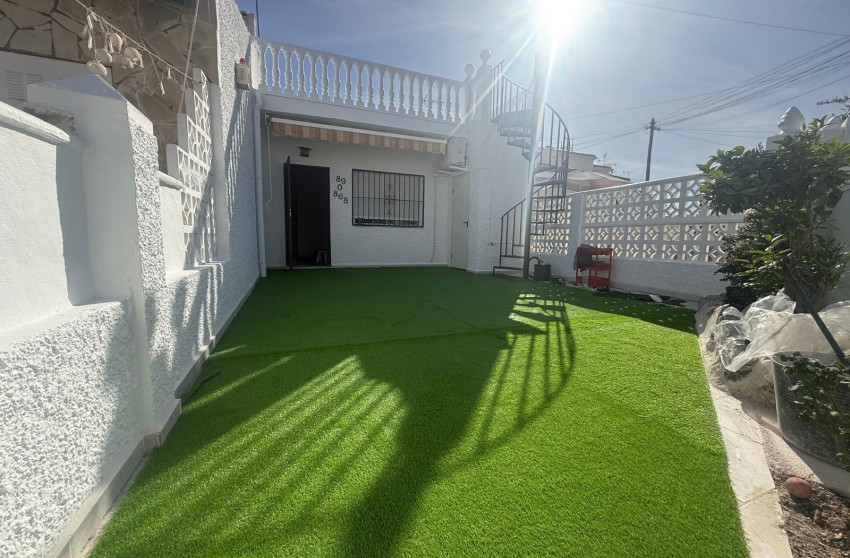 Resale - Bungalow - Groundfloor - Torrevieja - Torretas
