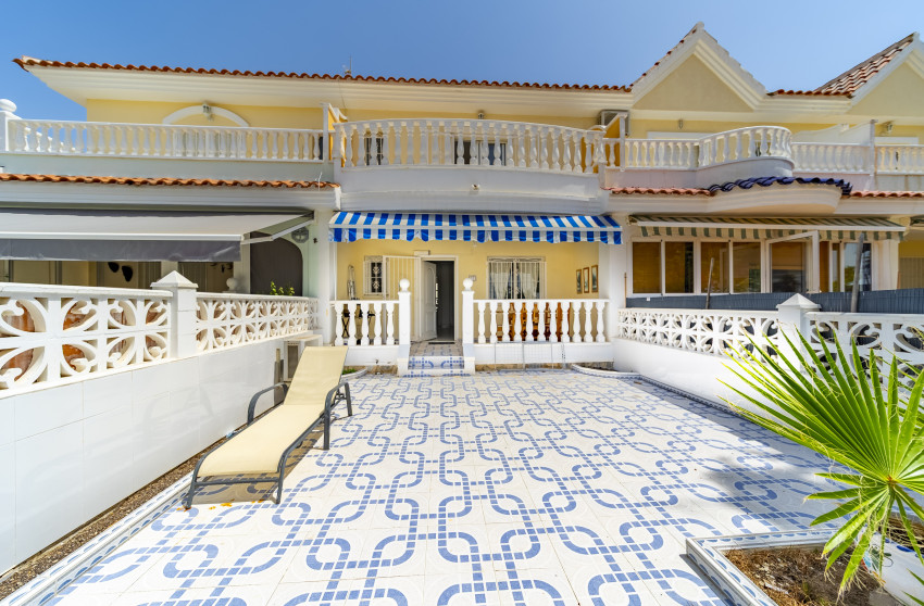 Resale - Casa de Pueblo - Ciudad quesada - Dona Pepa