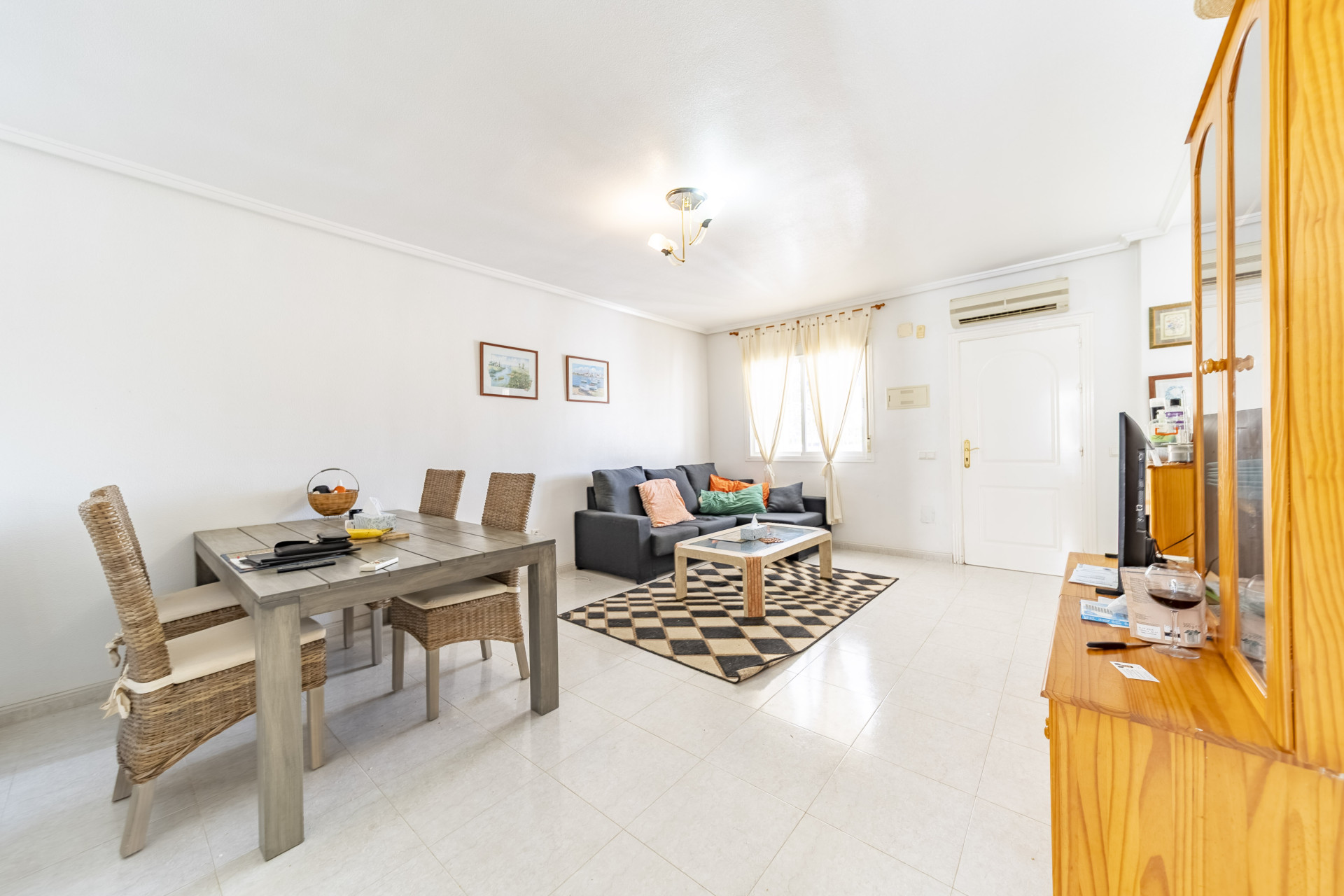 Resale - Casa de Pueblo - Ciudad quesada - Dona Pepa