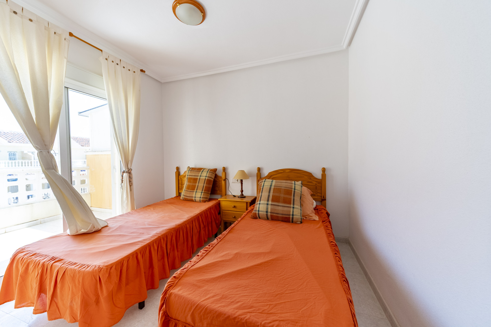 Resale - Casa de Pueblo - Ciudad quesada - Dona Pepa