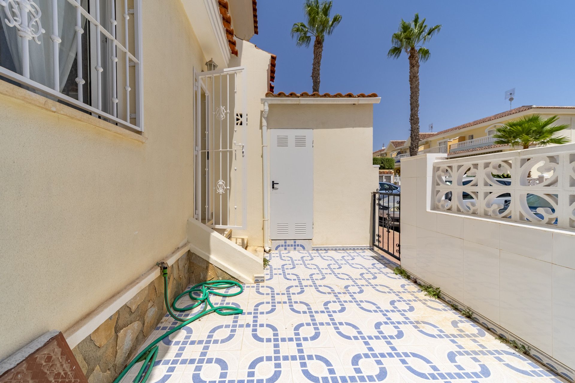 Resale - Casa de Pueblo - Ciudad quesada - Dona Pepa