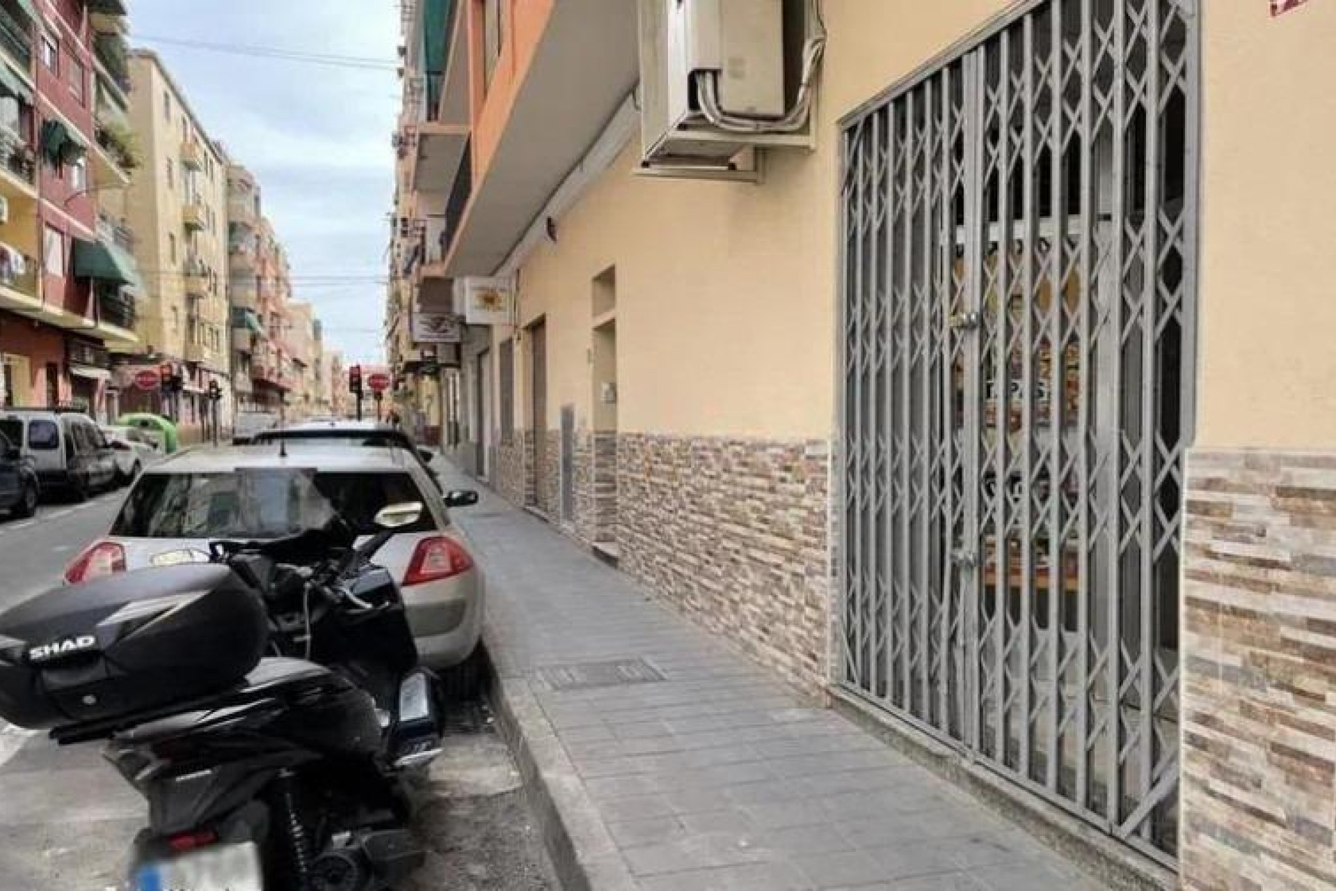 Resale - Commercial - Alicante - Altozano