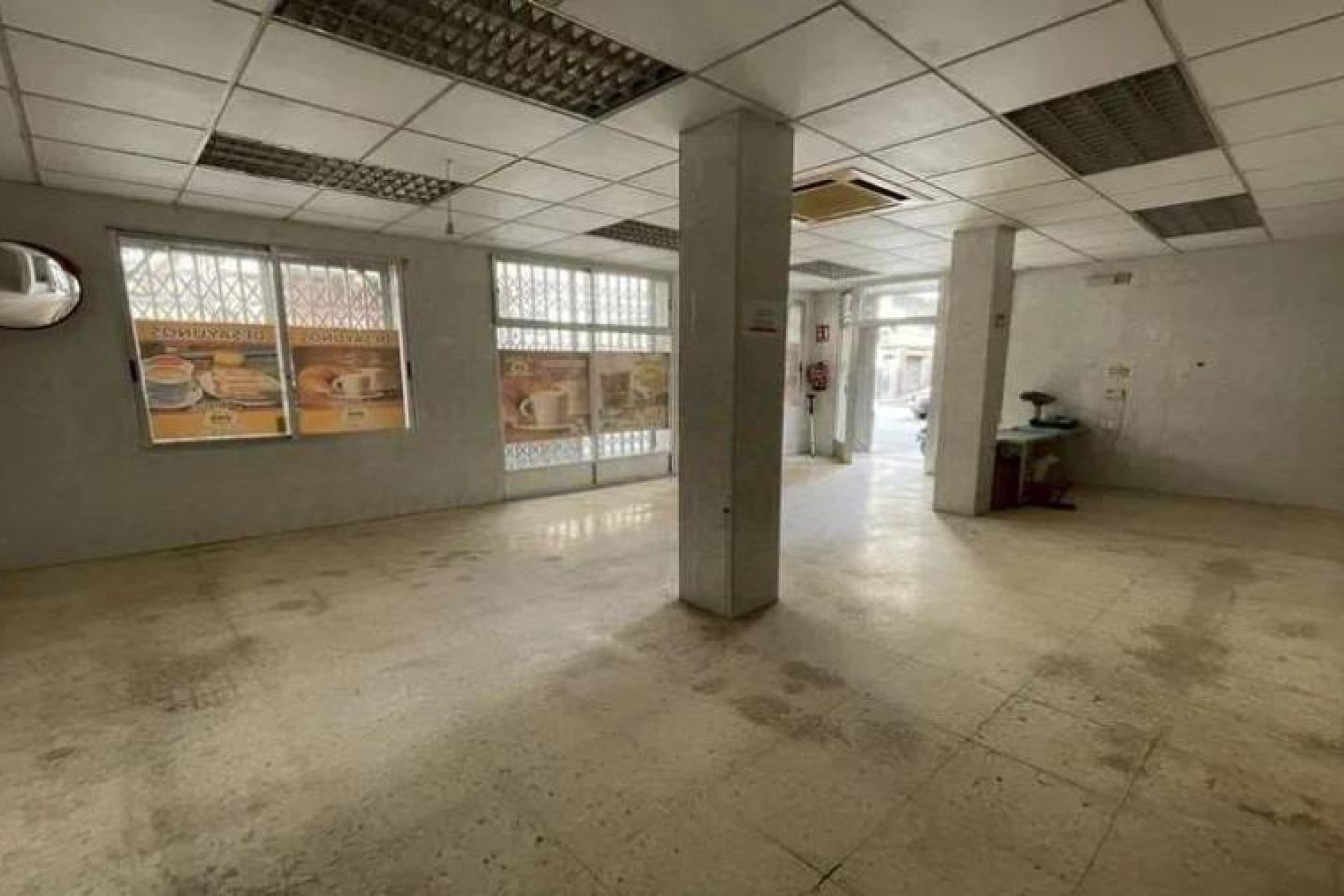 Resale - Commercial - Alicante - Altozano