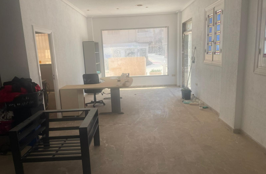 Resale - Commercial - La Mata