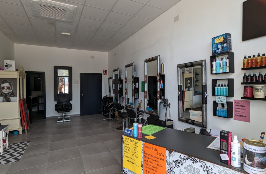 Resale - Commercial - Lo Crispin