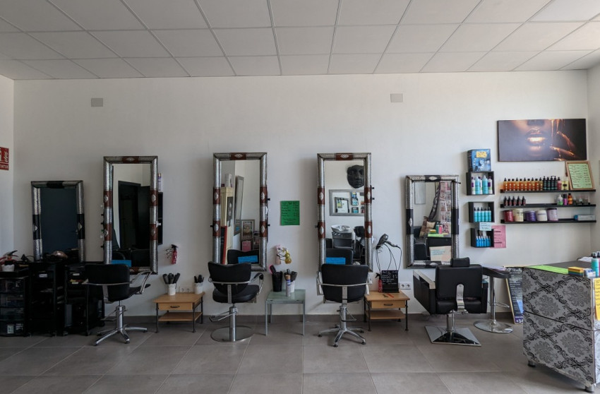 Resale - Commercial - Lo Crispin