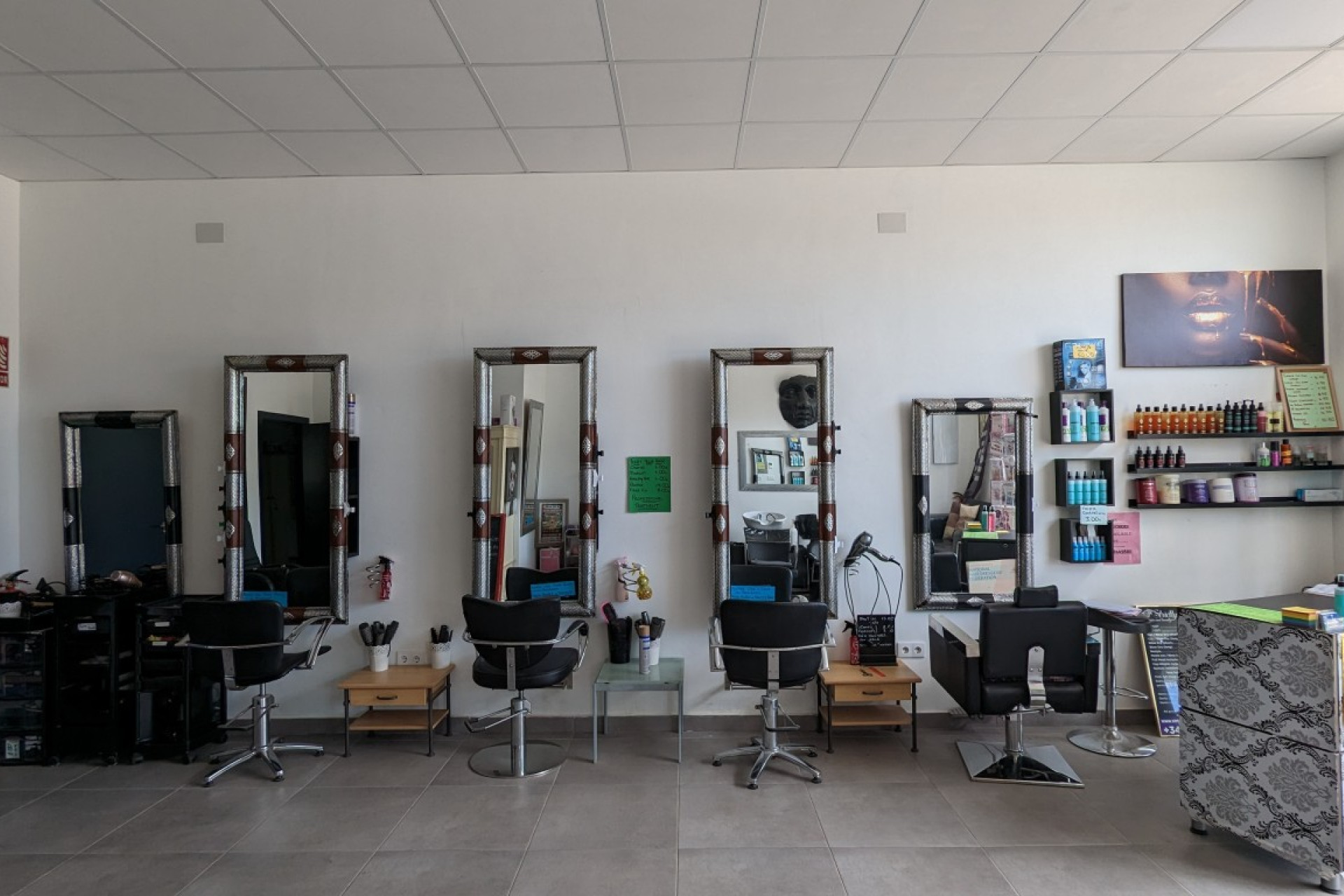 Resale - Commercial - Lo Crispin