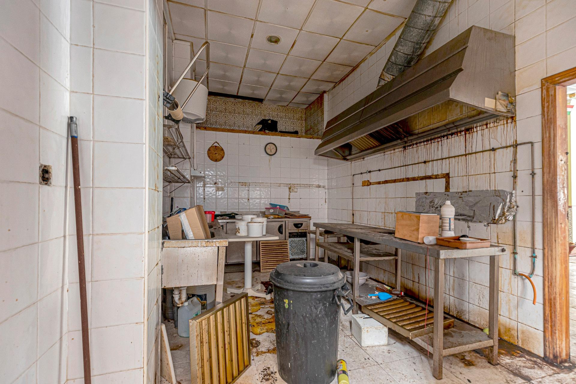 Resale - Commercial - Torrevieja - Playa del cura